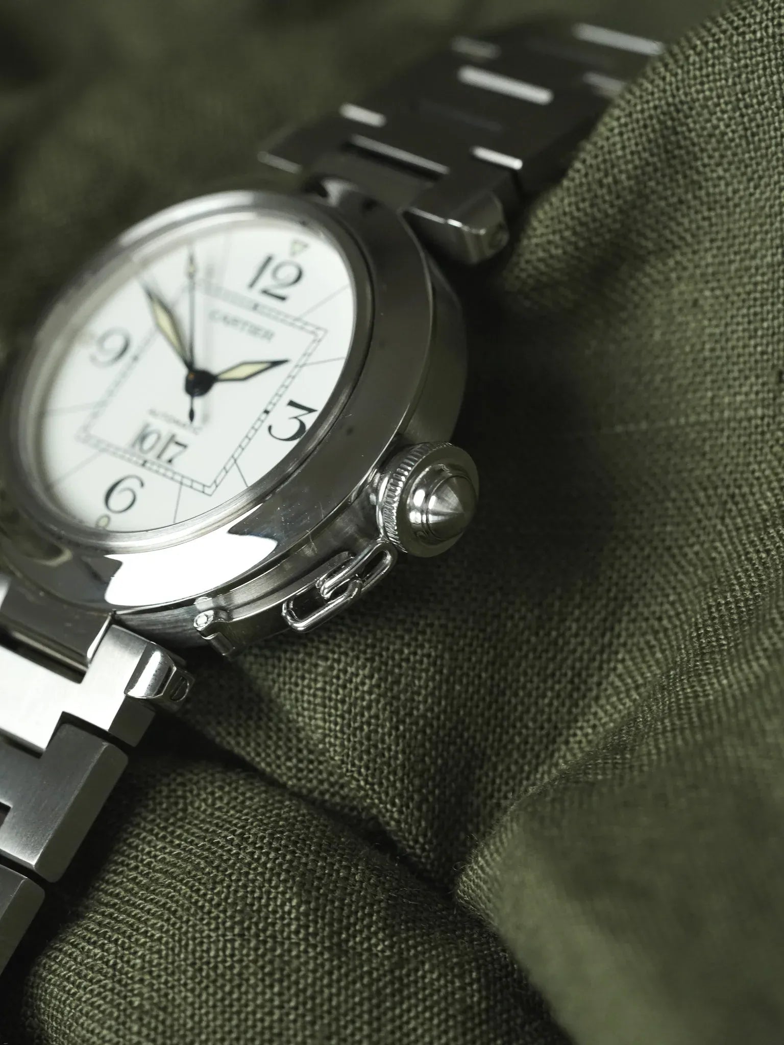 Cartier - Pasha 2475 Grande Date Blanc Acier 35mm - 2000s - Atelier Victor