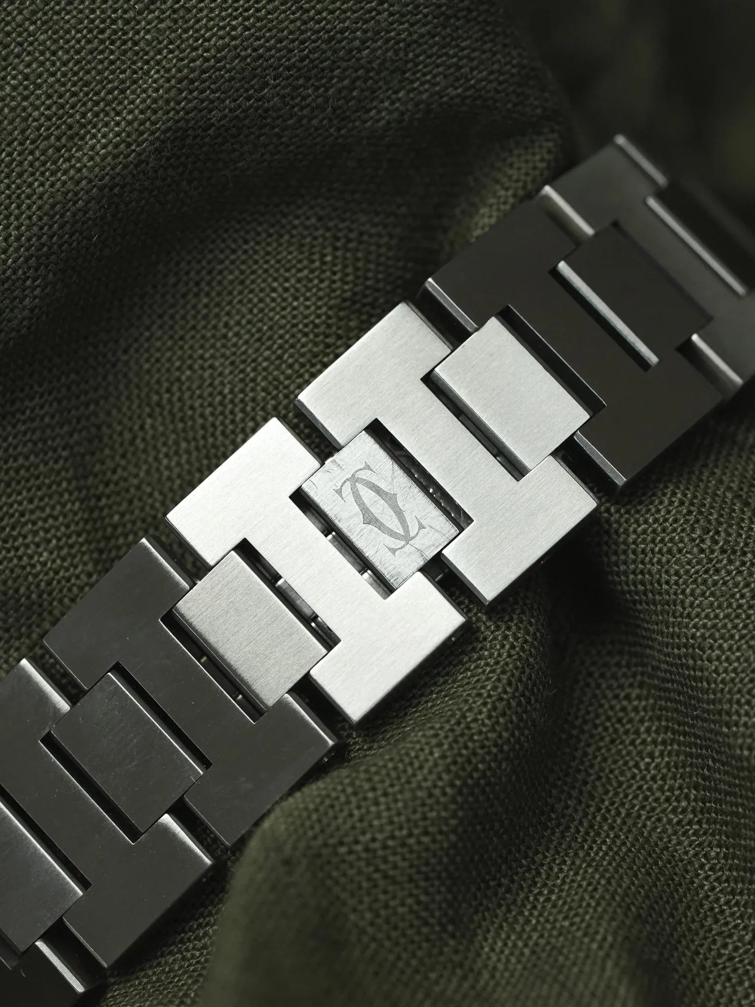 Cartier - Pasha 2475 Grande Date Blanc Acier 35mm - 2000s - Atelier Victor