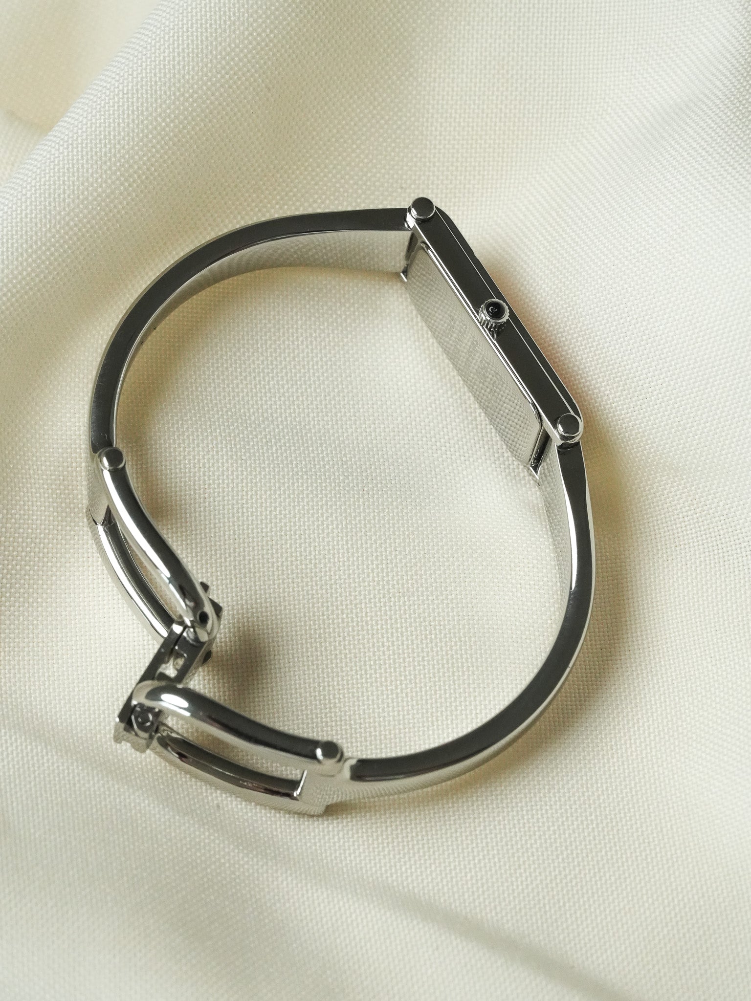 Gucci - Tank Armreif Stahl Zifferblatt Perlmutt - 1990s