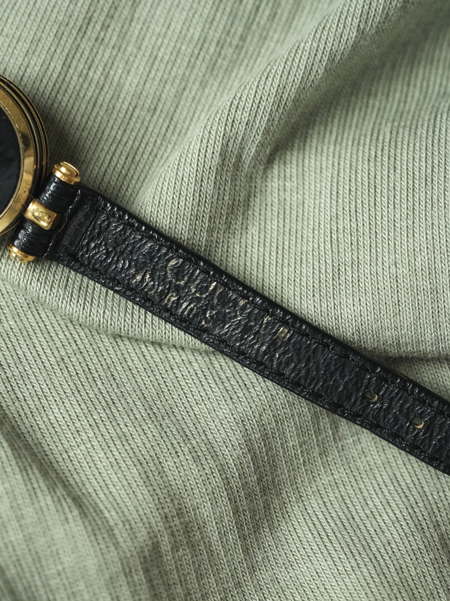 Gucci - Mini Ronde Or laque noir cornes centrales - 1990s