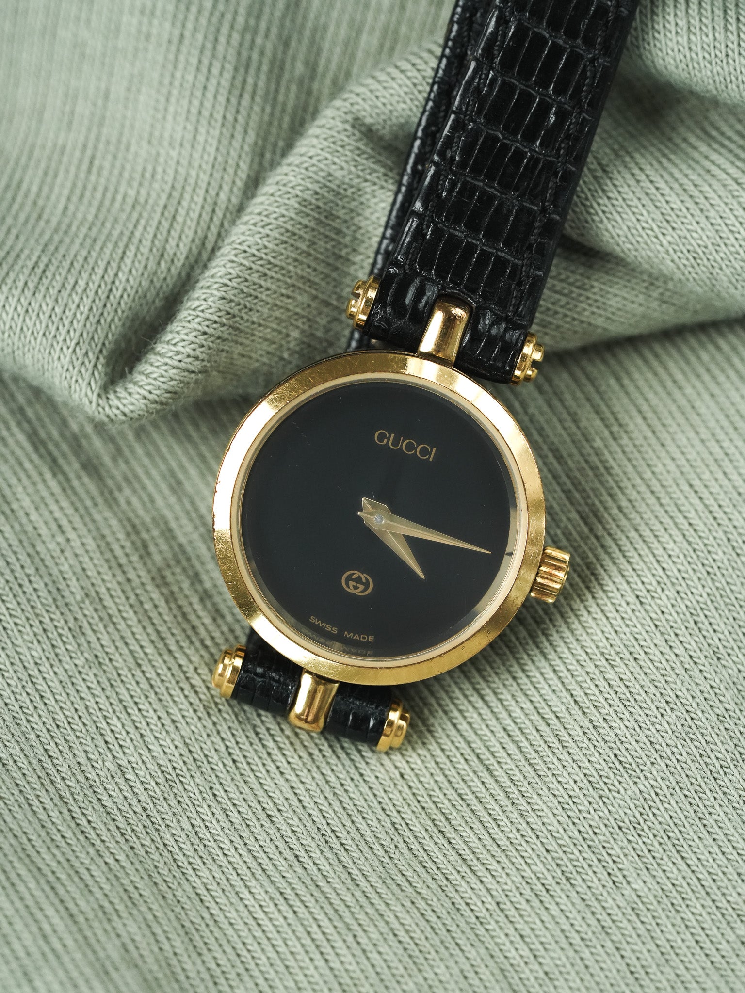 Gucci - Mini Ronde Or laque noir cornes centrales - 1990s