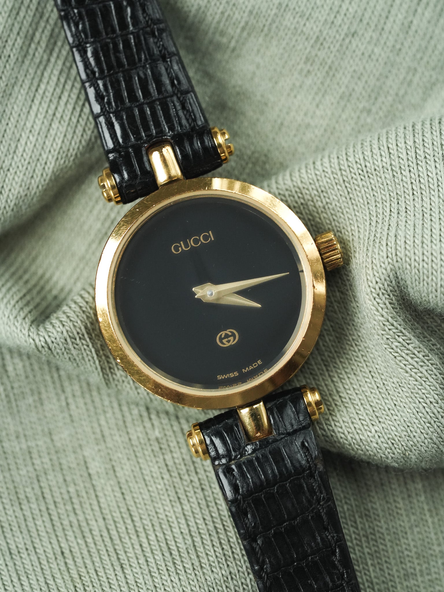Gucci - Mini Ronde Or laque noir cornes centrales - 1990s