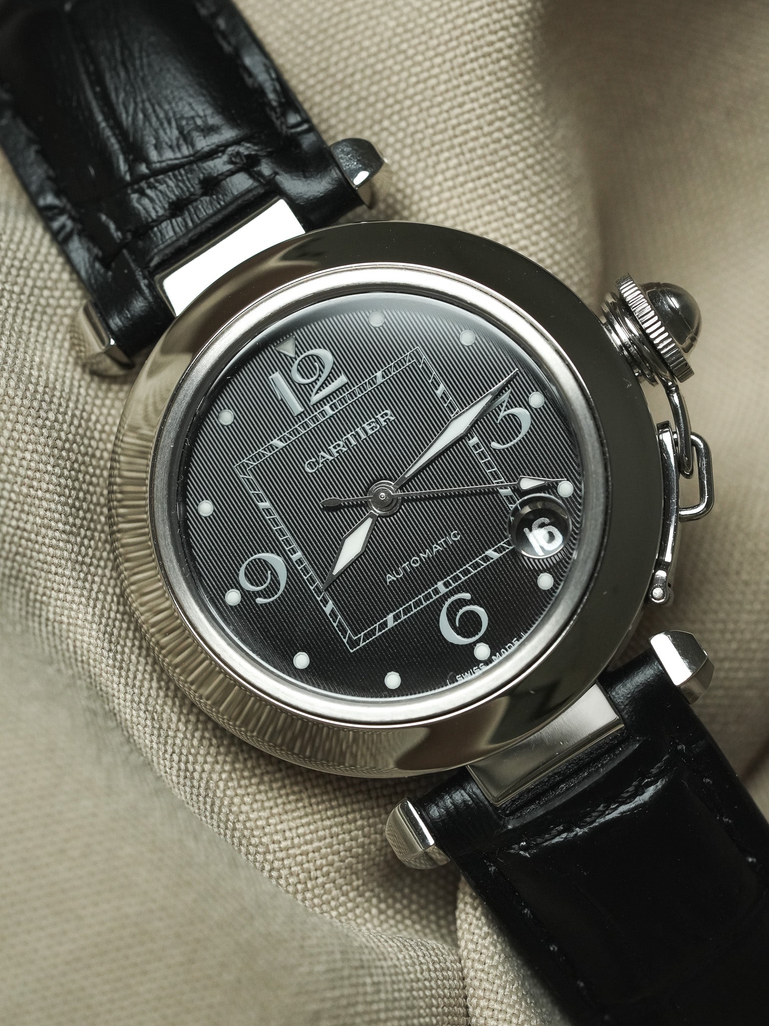 Cartier - Pasha 2324 Cuir Date Blanc Tapissé - 2000s