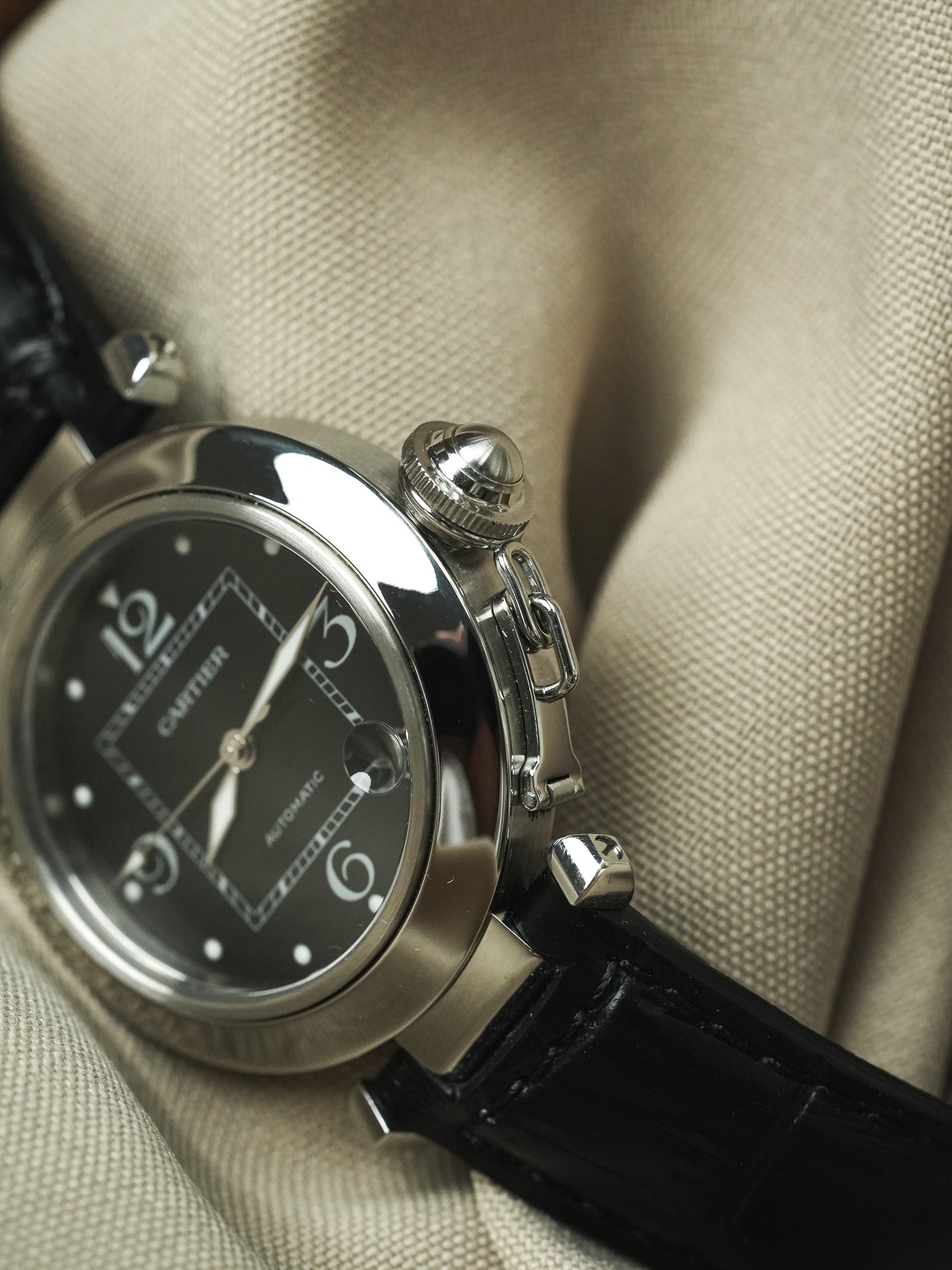 Cartier - Pasha 2324 Cuir Date Blanc Tapissé - 2000s