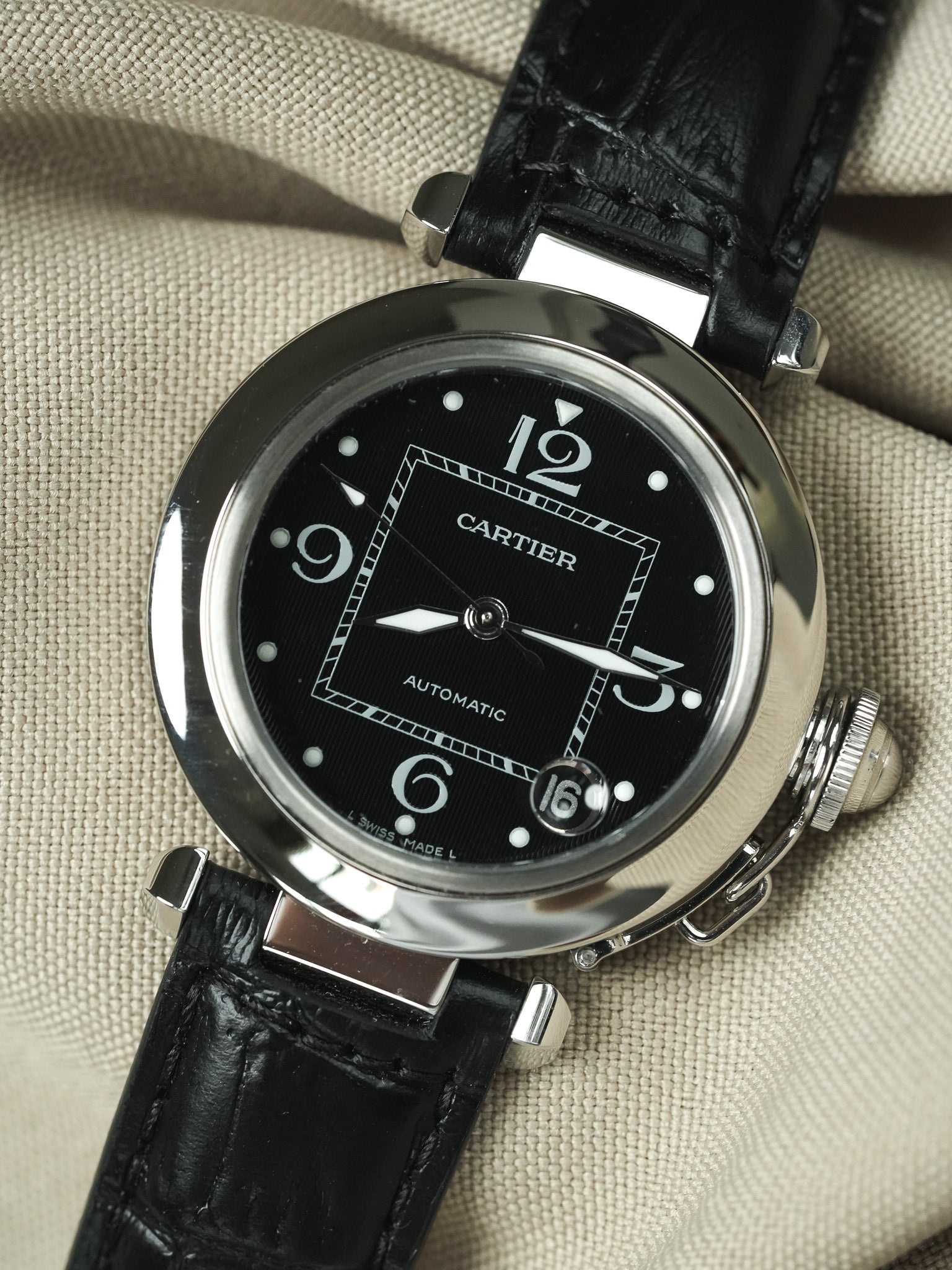 Cartier - Pasha 2324 Cuir Date Blanc Tapissé - 2000s