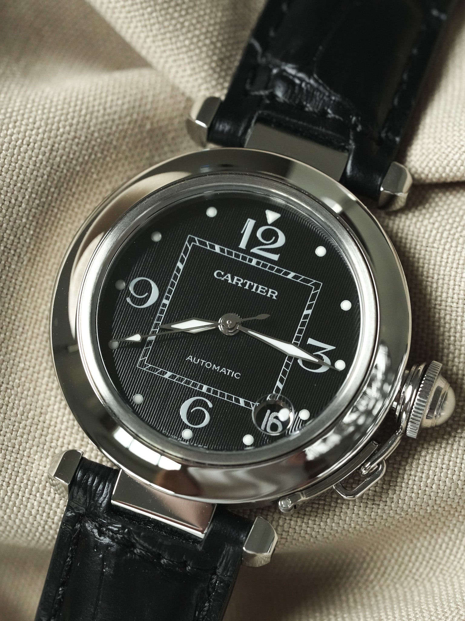 Cartier - Pasha 2324 Cuir Date Blanc Tapissé - 2000s