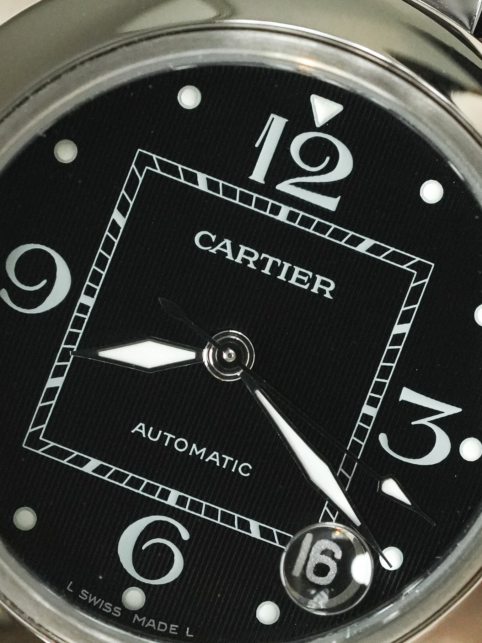Cartier - Pasha 2324 Cuir Date Blanc Tapissé - 2000s