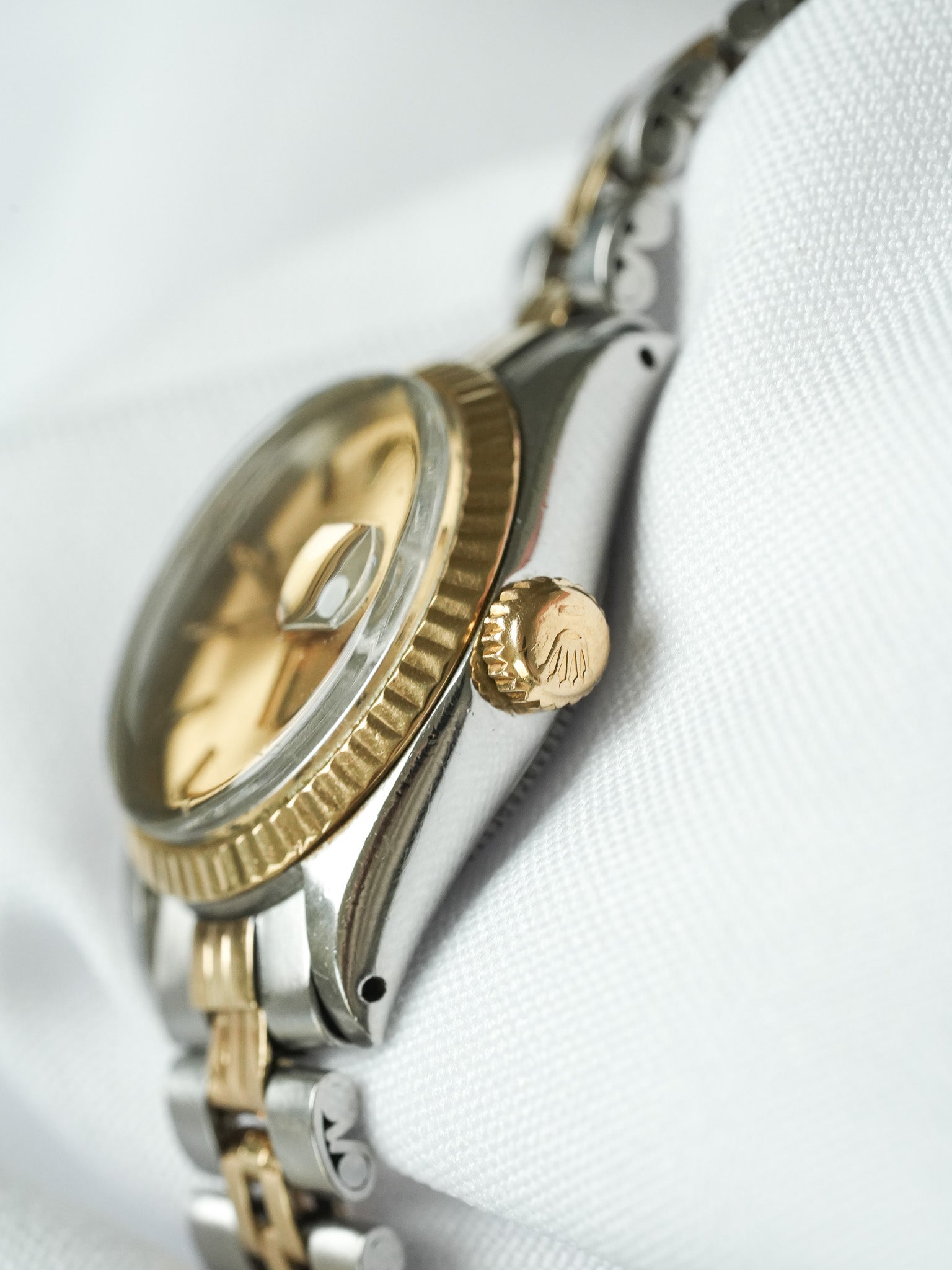 Rolex - Oyster Perpetual 26mm 6917 Gold Stahl Jubiläum Zifferblatt Gold Geriffelte Lünette - 1973