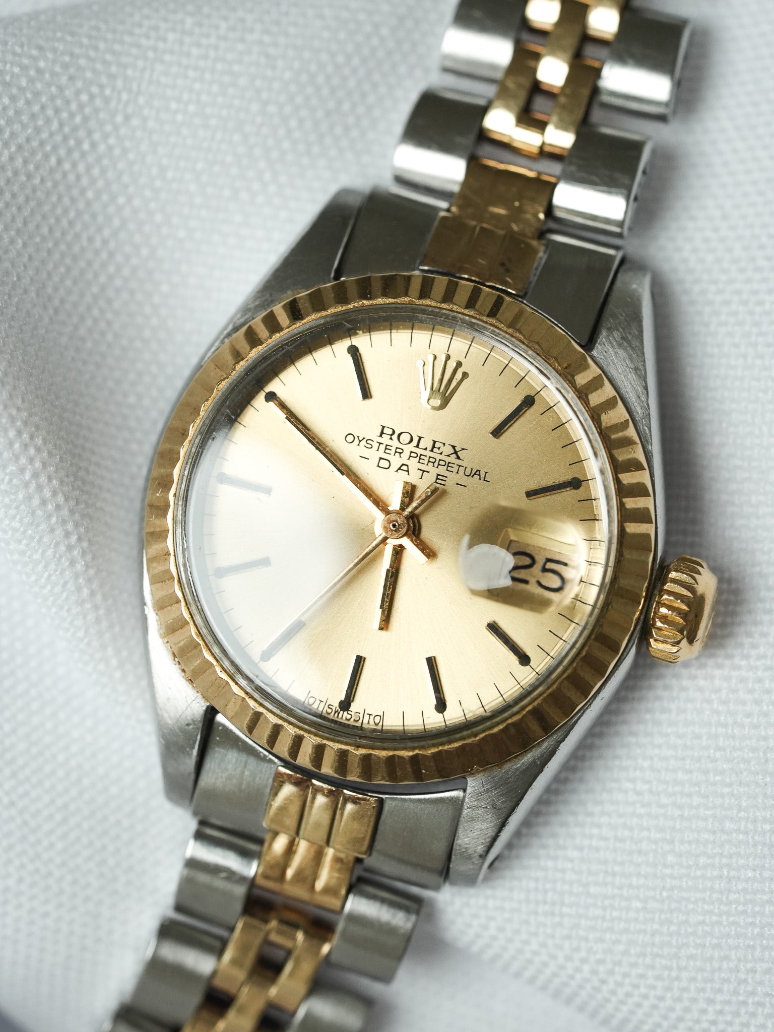 Rolex - Oyster Perpetual 26mm 6917 Gold Stahl Jubiläum Zifferblatt Gold Geriffelte Lünette - 1973