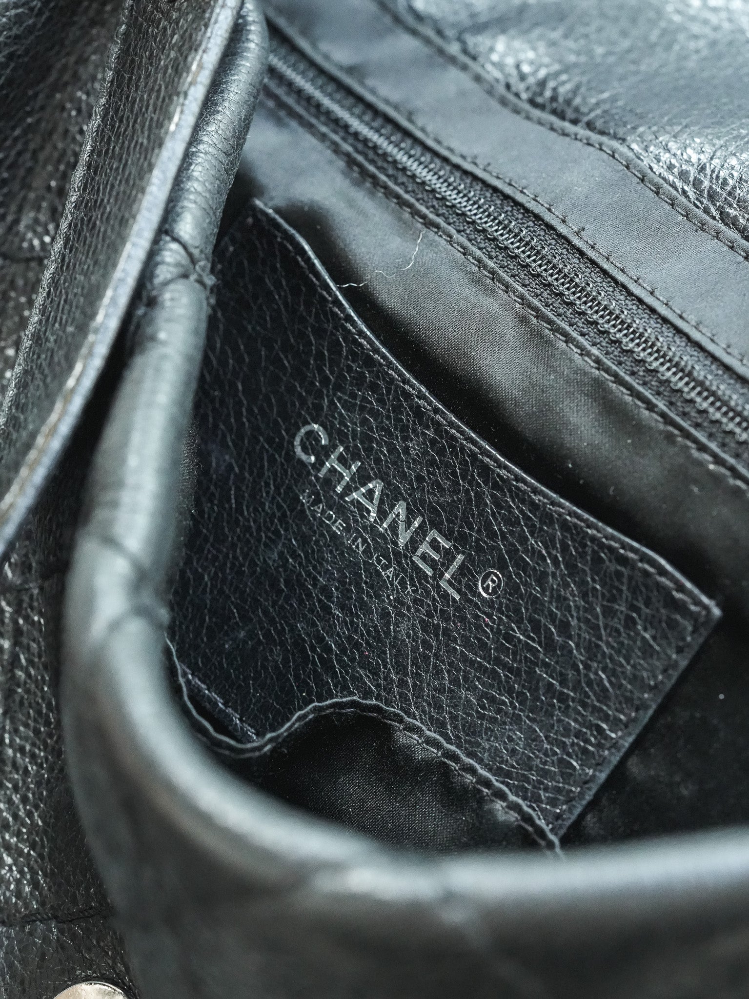 Borsa a Mano Chanel Trapuntata Vintage Pelle di Vitello Granulata Nera - Donna