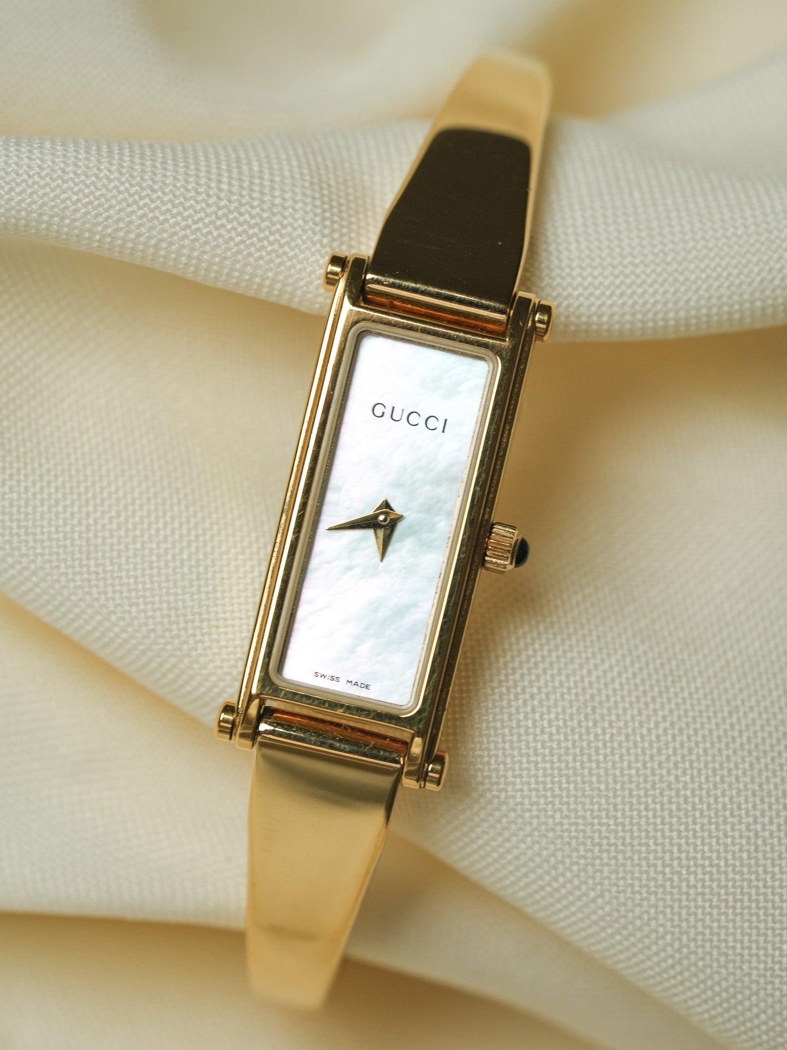 Gucci - Tank Gold Armreif Zifferblatt rosa Perlmutt - 1990s