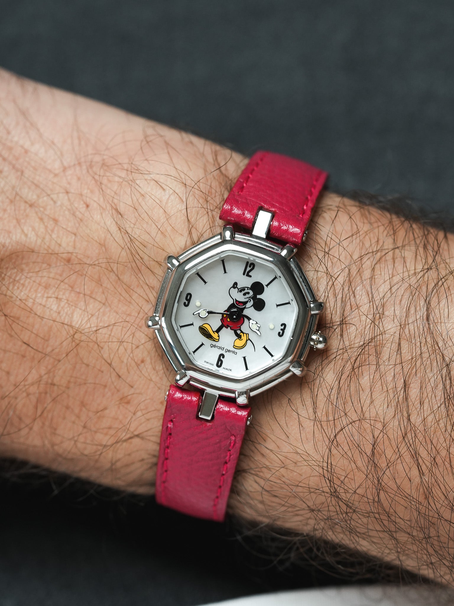 Gerald Genta - Mickey Mouse Disney 27mm Perlmutt Facettiert - 1990s