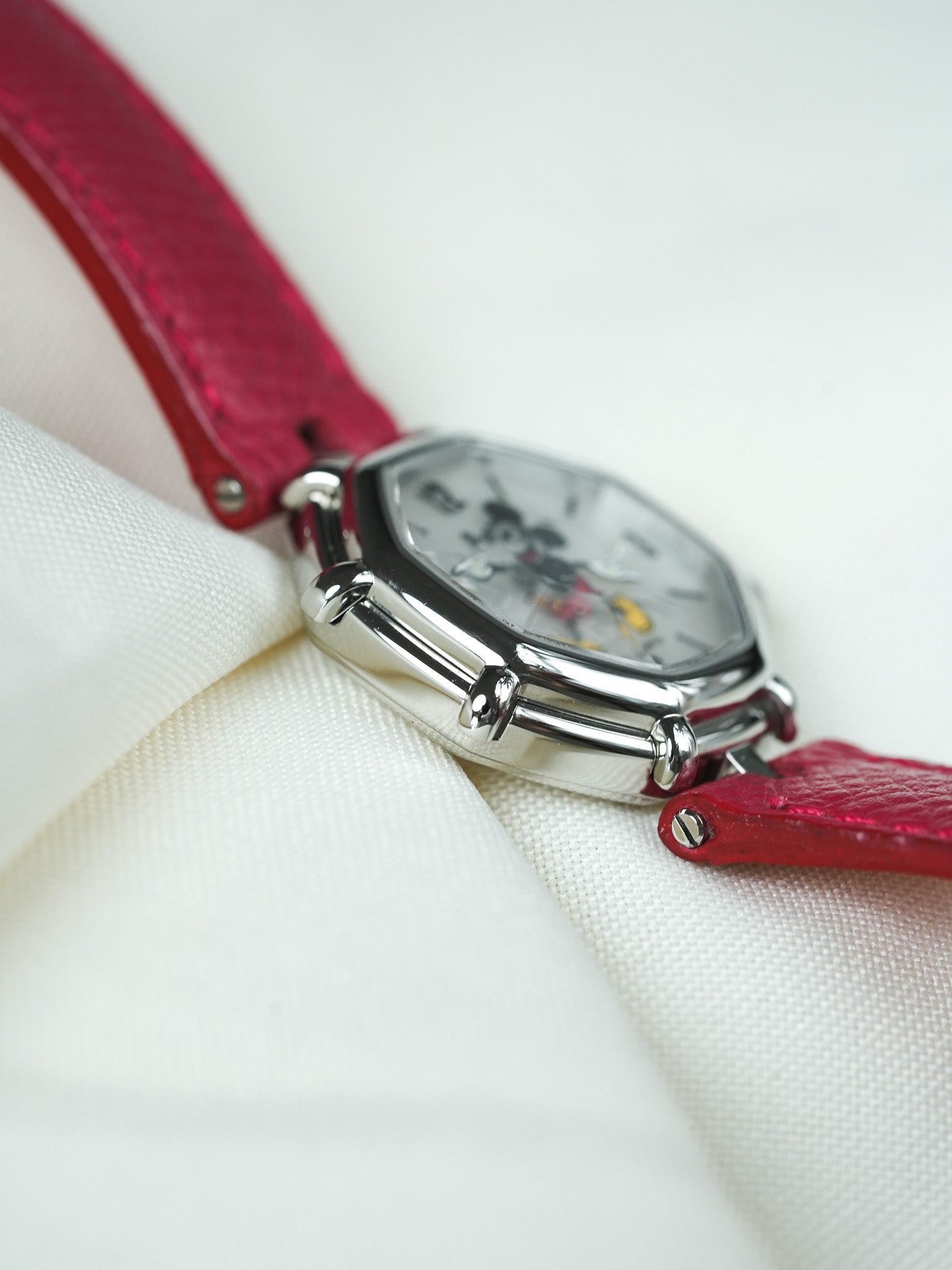 Gerald Genta - Mickey Mouse Disney 27mm Perlmutt Facettiert - 1990s