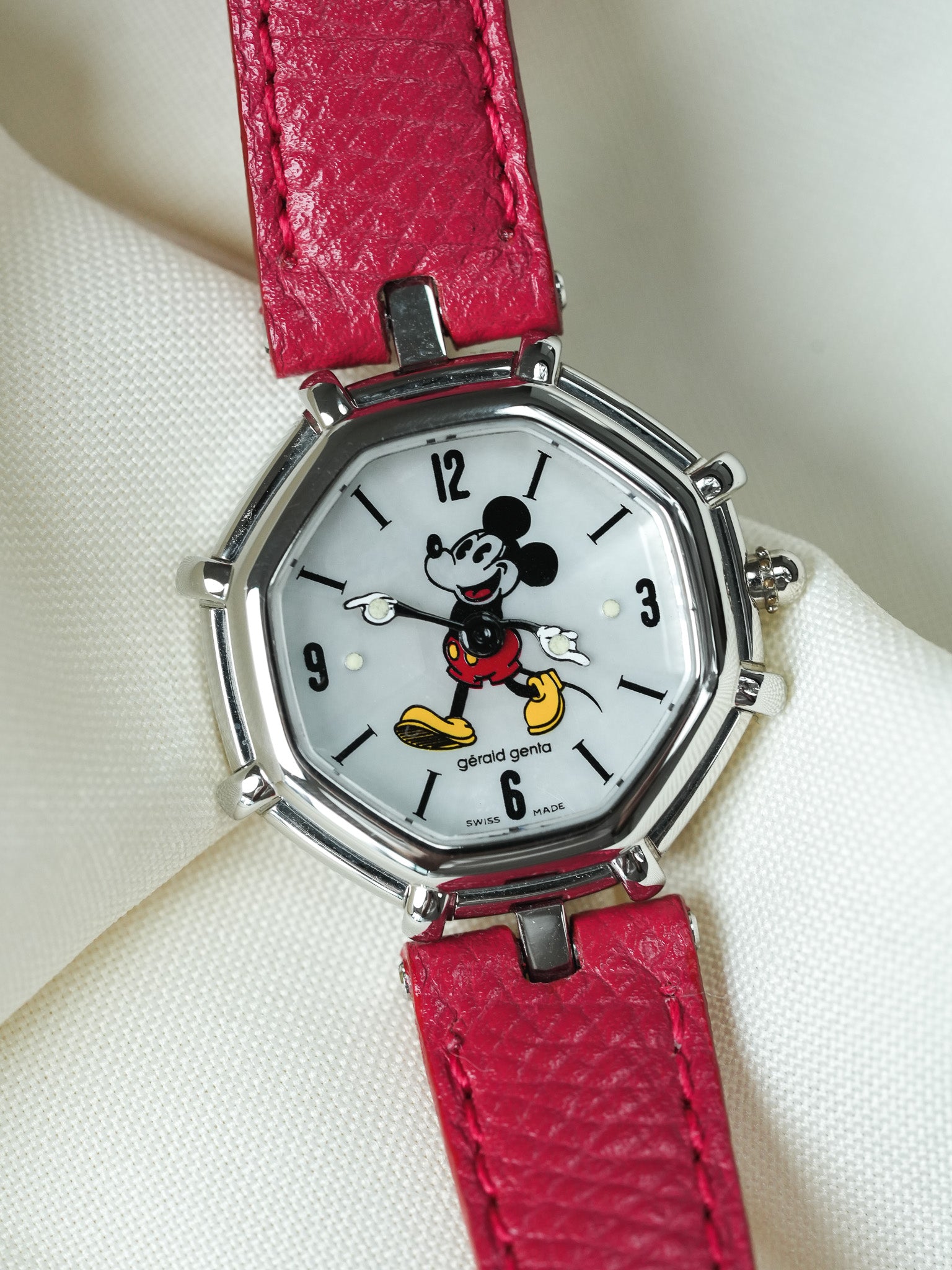 Gerald Genta - Mickey Mouse Disney 27mm Perlmutt Facettiert - 1990s