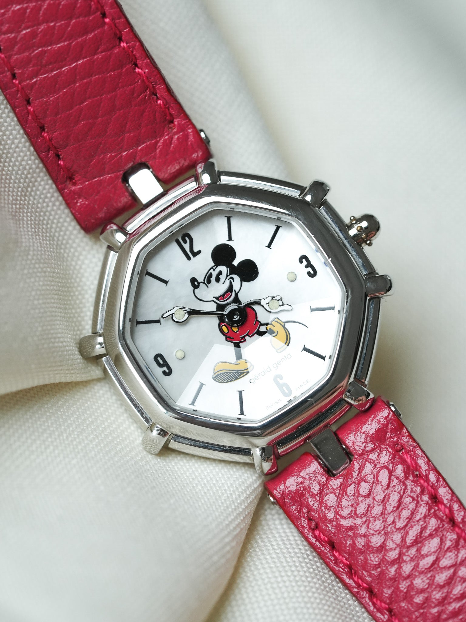 Gerald Genta - Mickey Mouse Disney 27mm Perlmutt Facettiert - 1990s