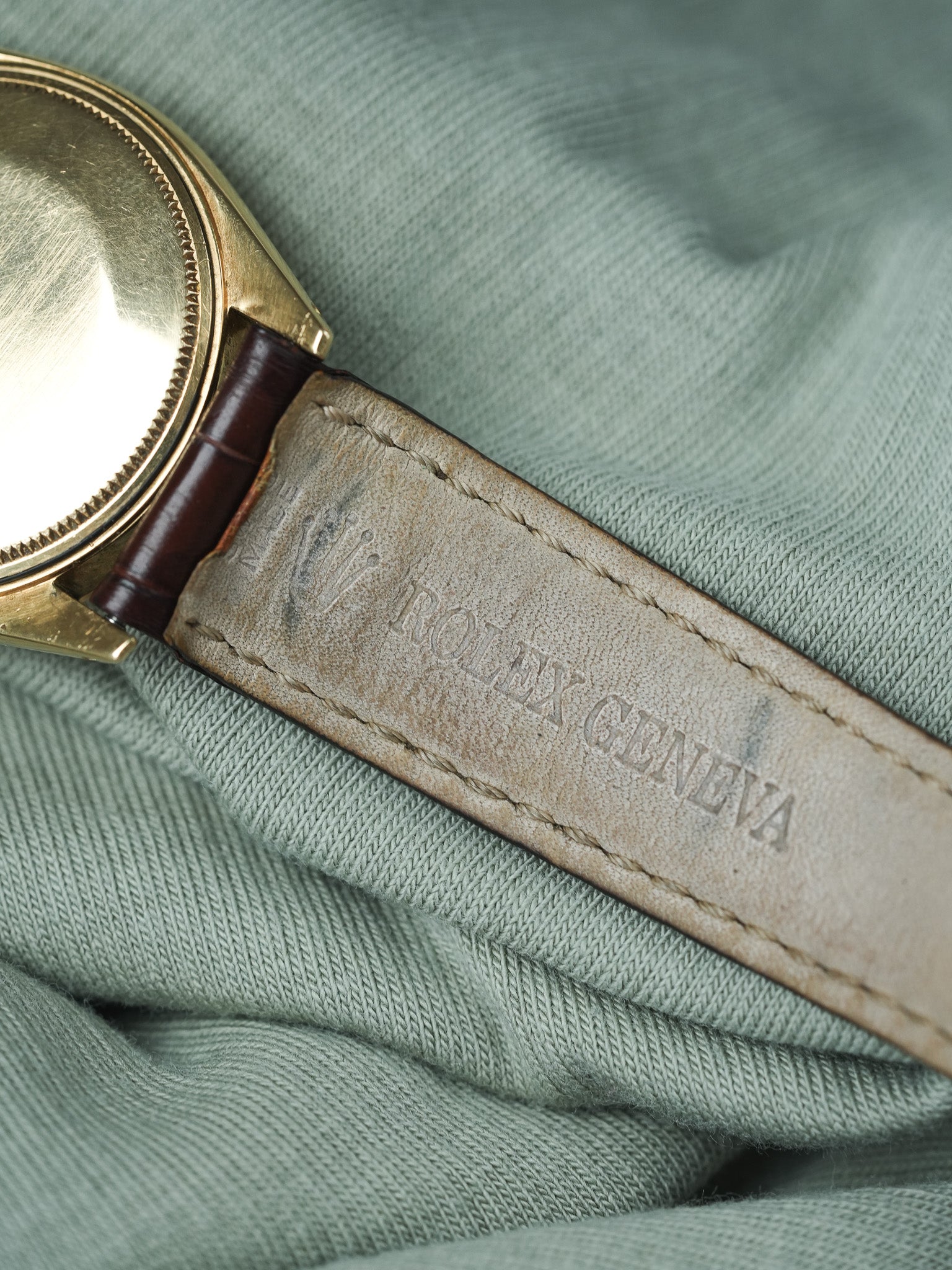 Rolex - Oyster Perpetual Date COSC ref. 1503 34мм Золото Жёлтое 18k Циферблат Шампань - 1965