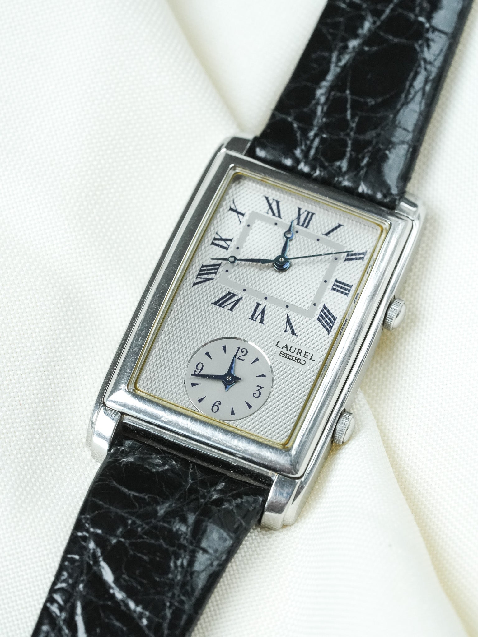 Seiko - Laurel Tank "gestuftes Gehäuse" Stahl Zwei Bewegungen - 1996