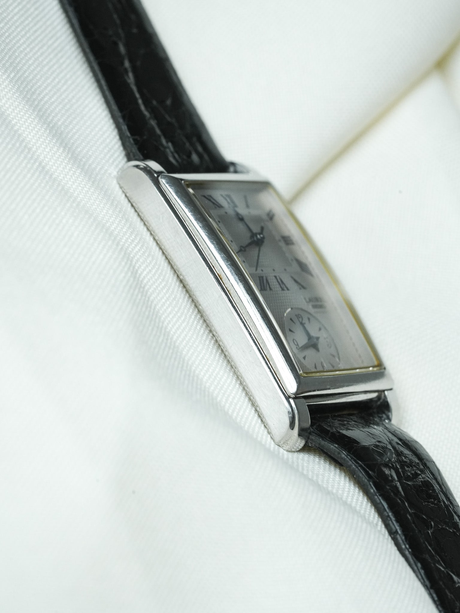 Seiko - Laurel Tank "gestuftes Gehäuse" Stahl Zwei Bewegungen - 1996