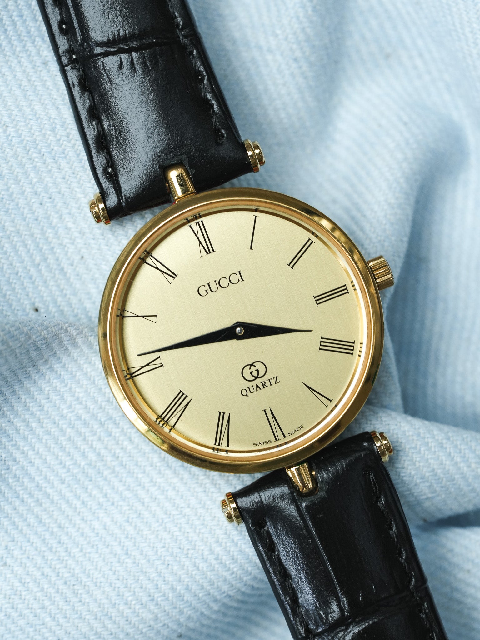 Gucci - Rund Gold und Champagner rot lackiert Gucci - 1990s