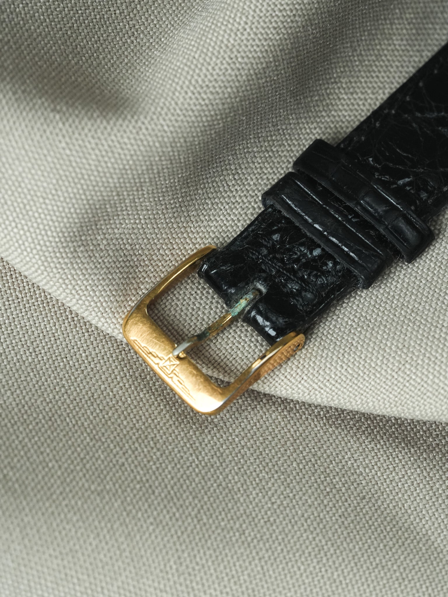 Longines - Ronde Noir Fecha Chapado en oro - 1980s