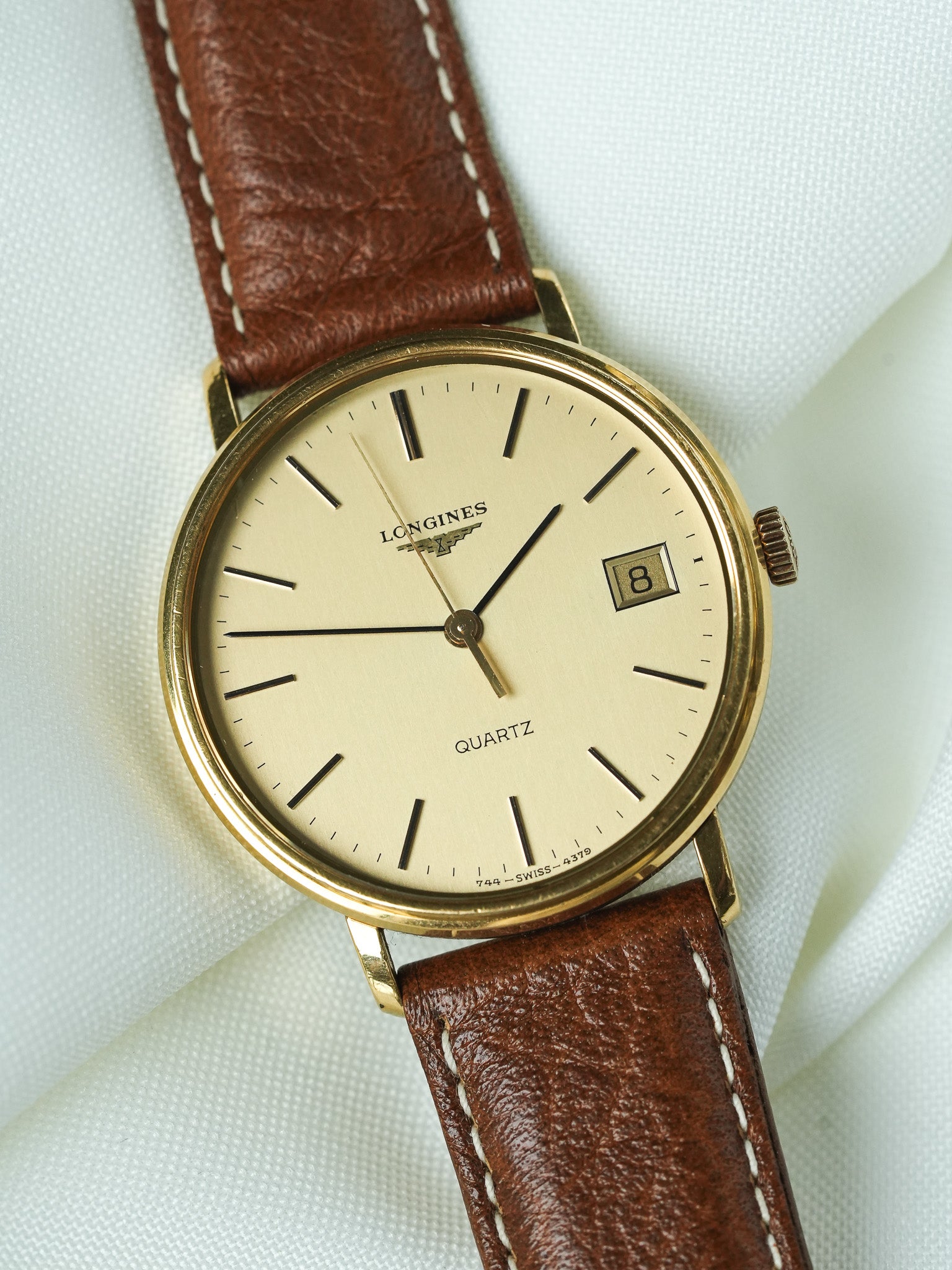 Longines - Rotondo 34mm Oro Data Quadrante oro indici neri - 1980s