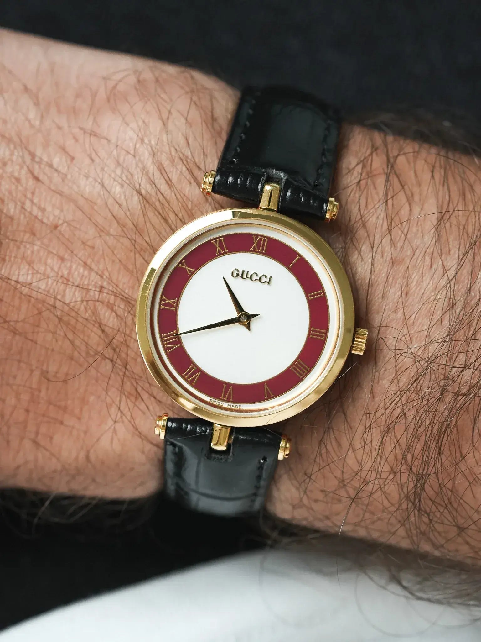 Gucci - Ronde Or et rouge boitier laque rouge Gucci - 1990s