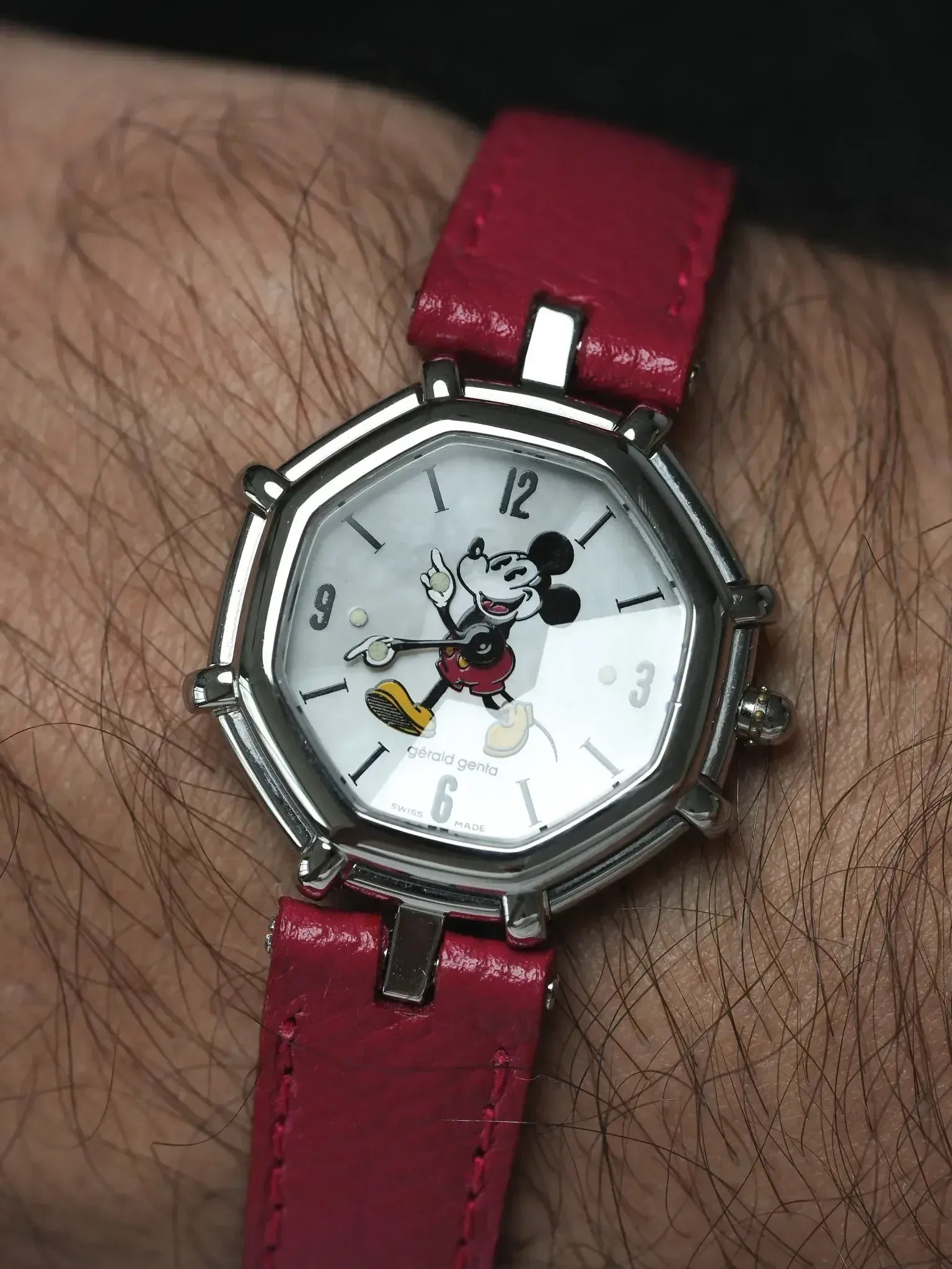 Gerald Genta - Mickey Mouse Disney 27mm Nácar Facetado - 1990s