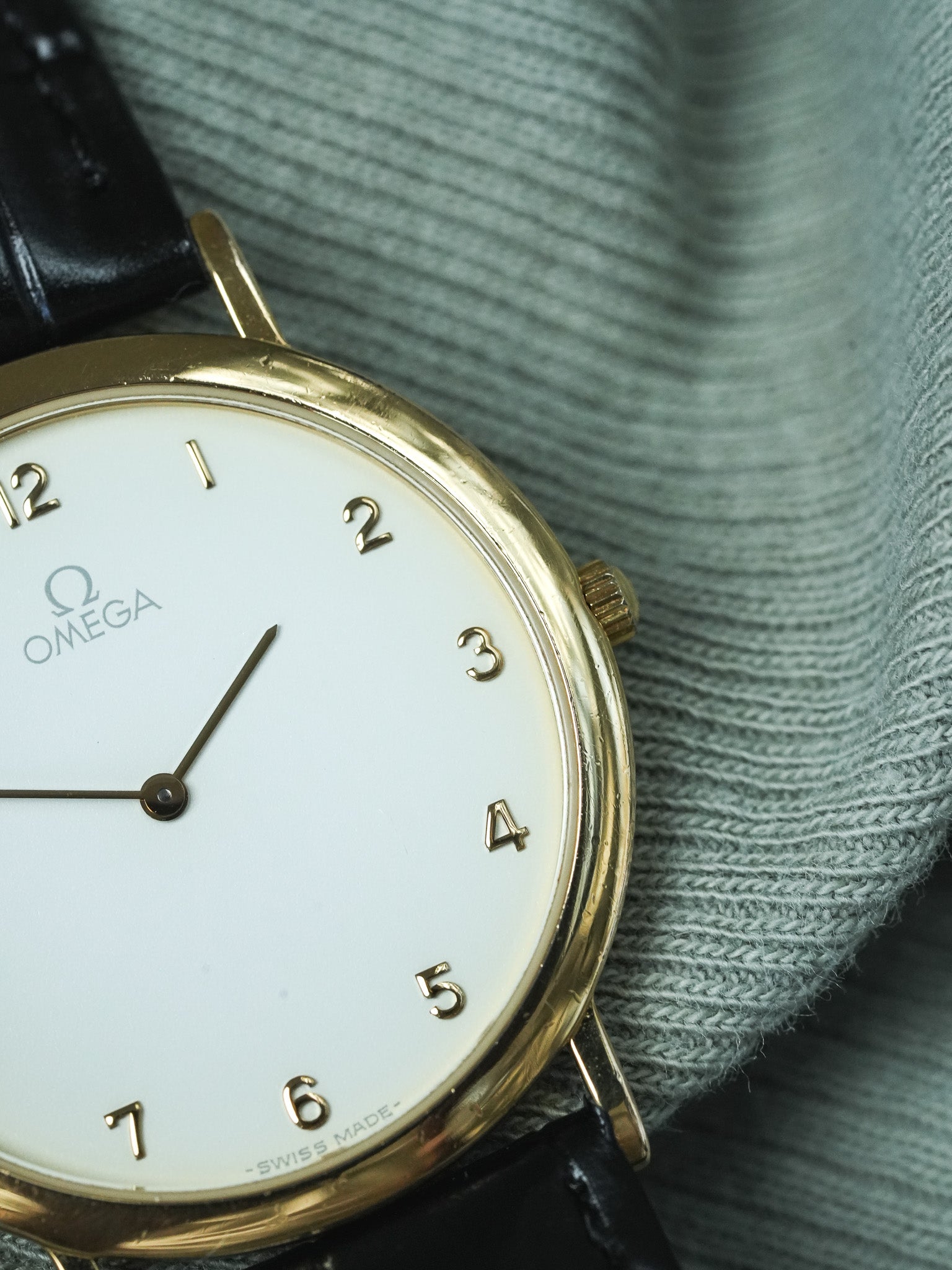 Montre Omega Vintage De Ville Ronde - Plaqué Or Quartz (1991) - Atelier Victor
