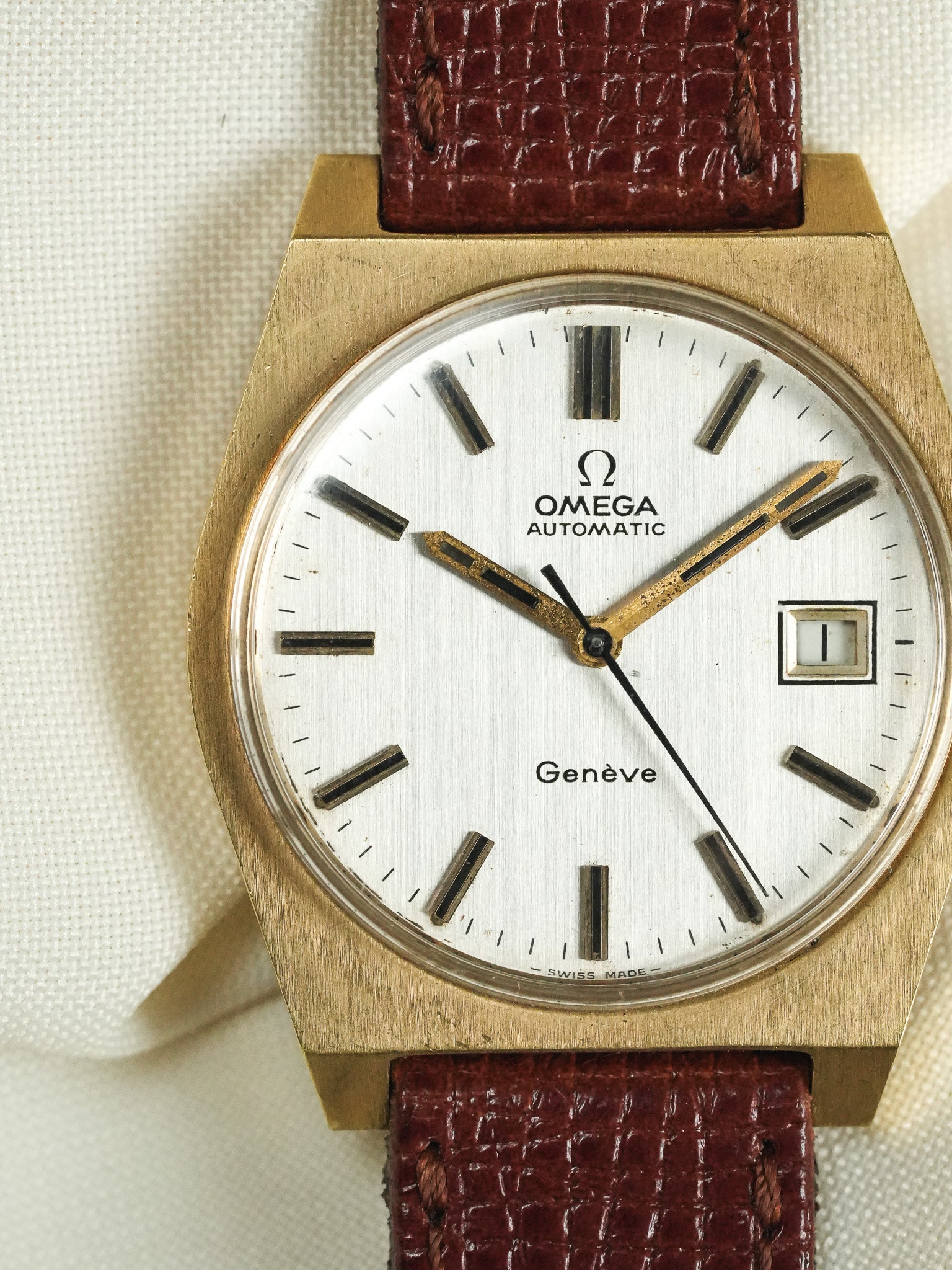 Omega - Genève 166.0118 Tonneau XL vergoldet - 1972