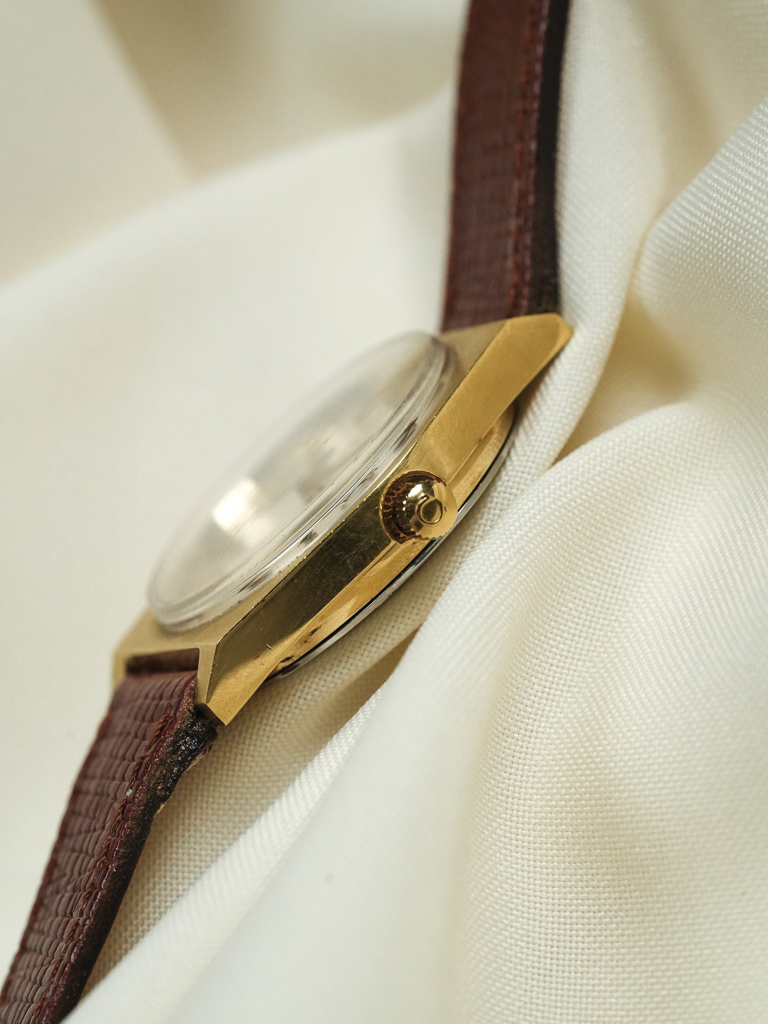 Omega - Genève 166.0118 Tonneau XL vergoldet - 1972