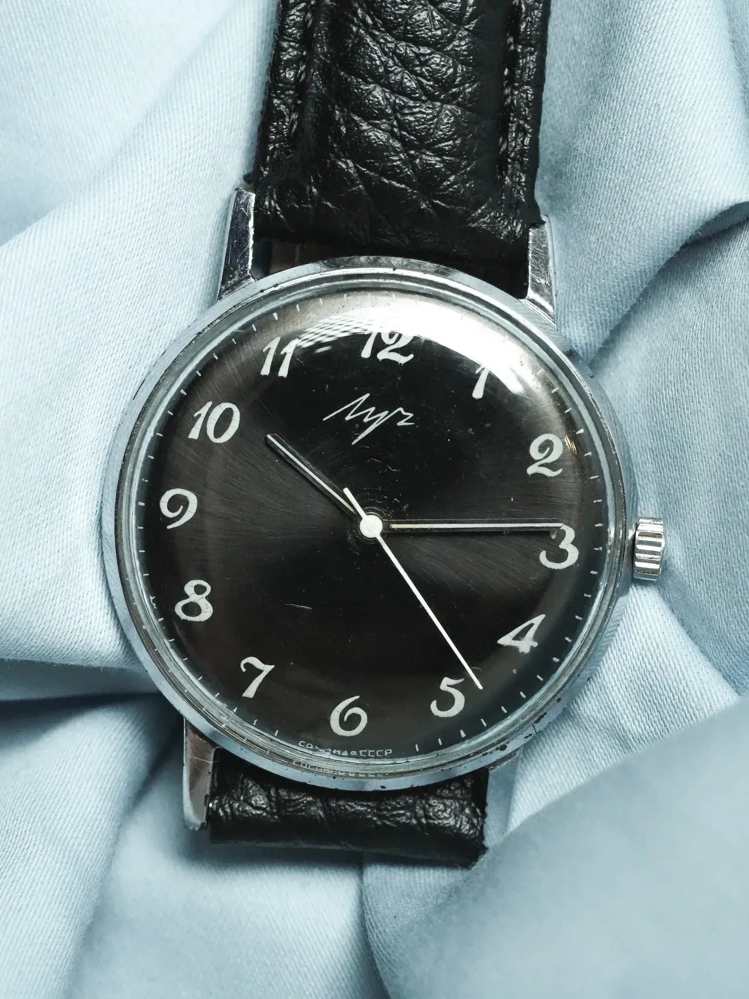 Luch - Schwarzes Zifferblatt Weiße Indizes - 1960s