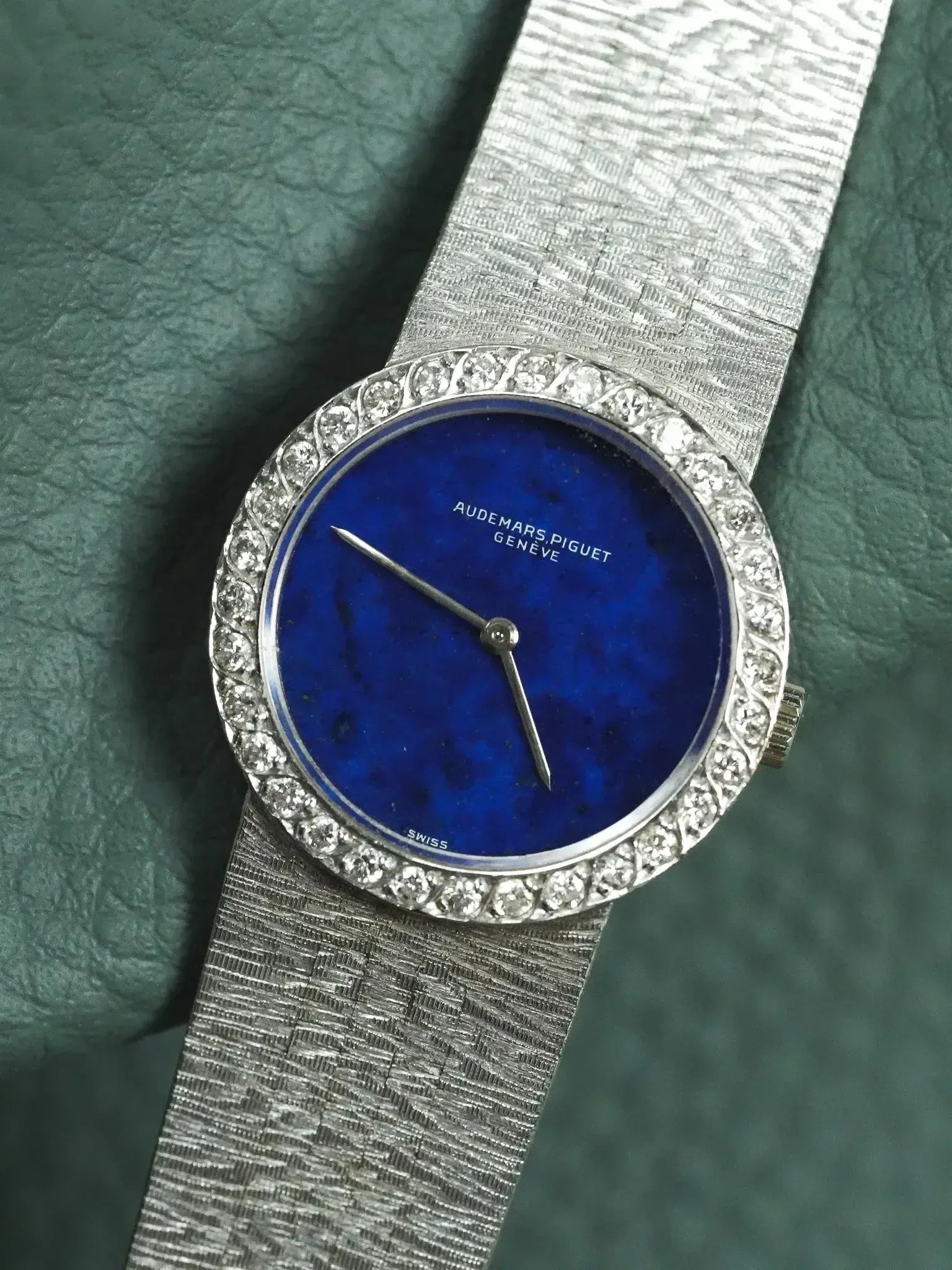 Audemars Piguet - Or blanc 18K lapis lazuli diamants 23mm - 1980s - Atelier Victor