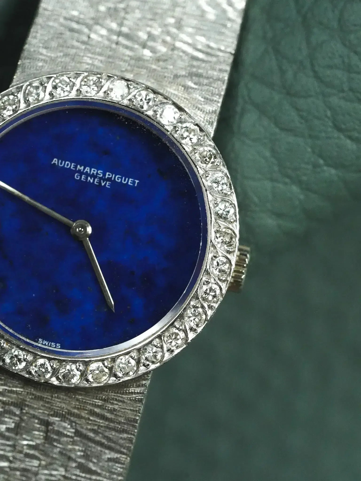 Audemars Piguet - Or blanc 18K lapis lazuli diamants 23mm - 1980s - Atelier Victor