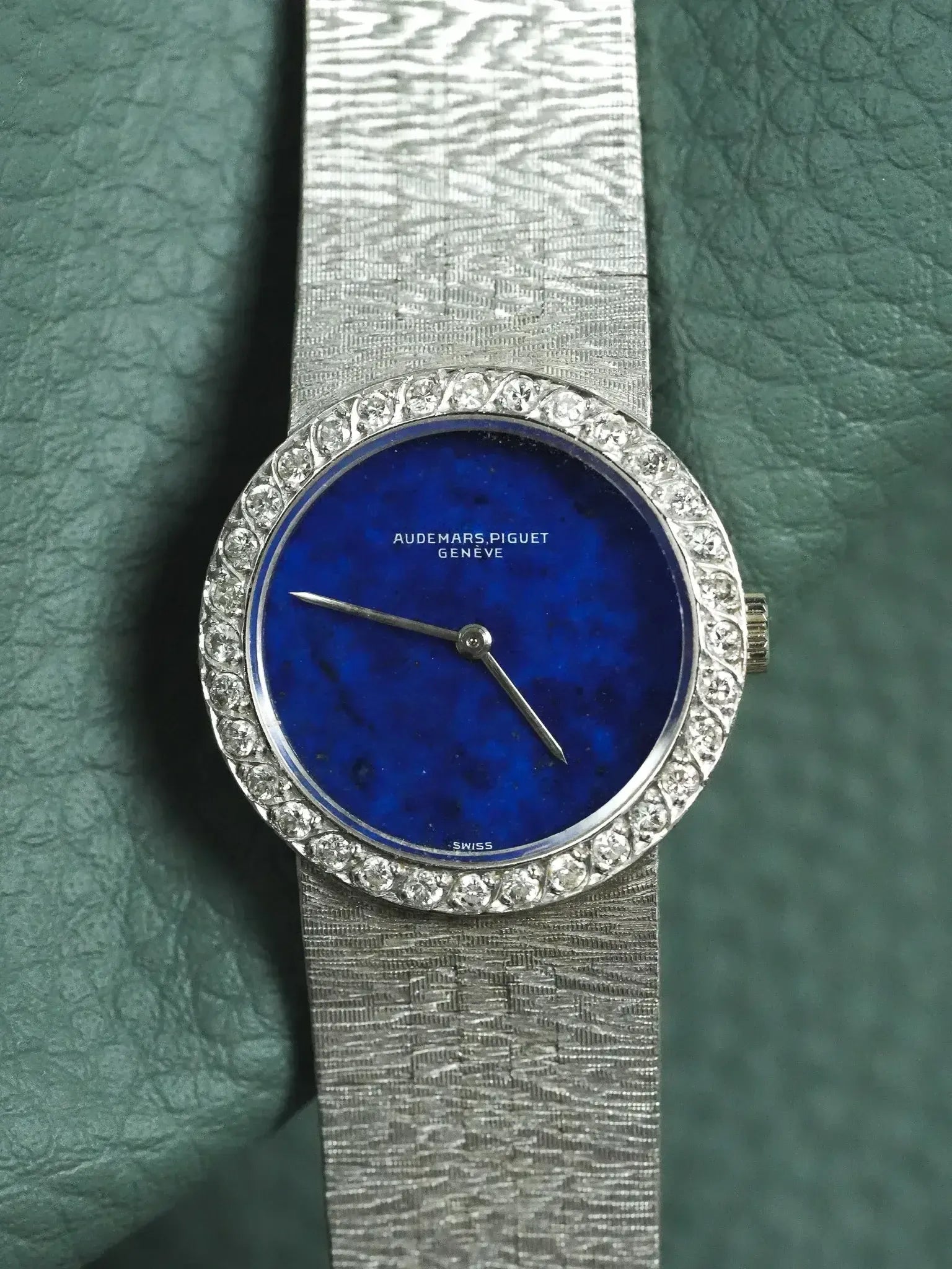 Audemars Piguet - Or blanc 18K lapis lazuli diamants 23mm - 1980s - Atelier Victor