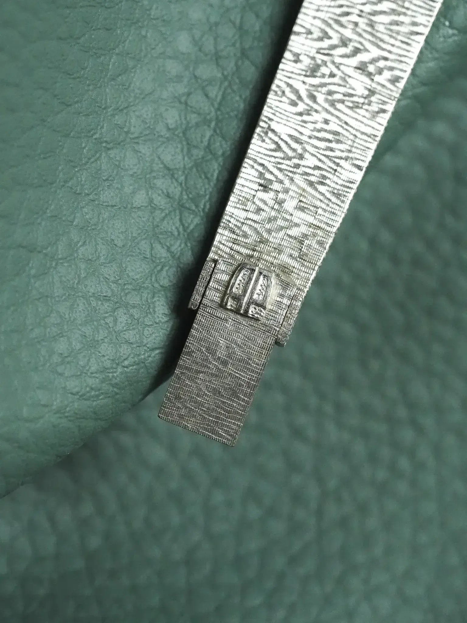 Audemars Piguet - Or blanc 18K lapis lazuli diamants 23mm - 1980s - Atelier Victor