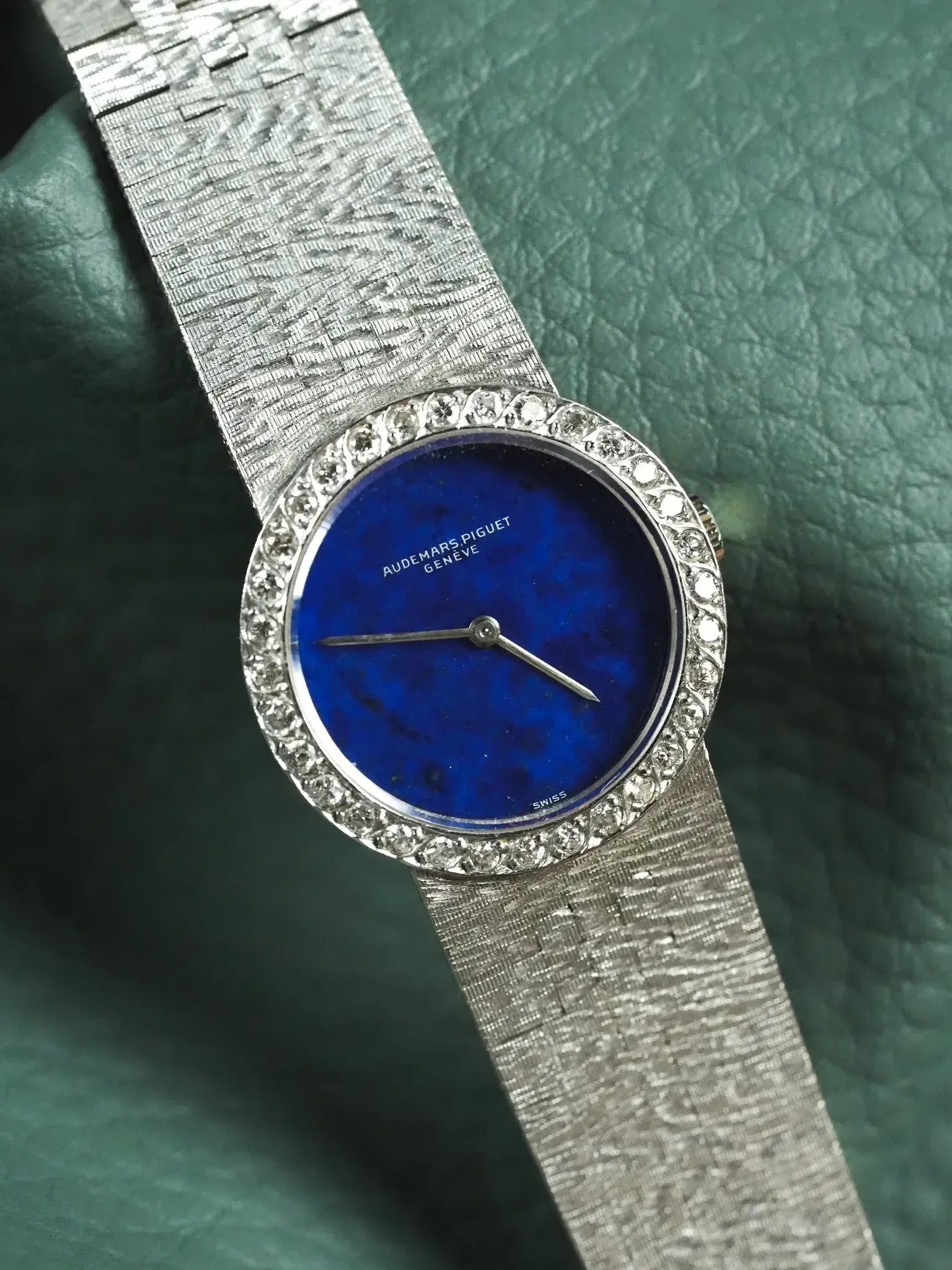 Audemars Piguet - Or blanc 18K lapis lazuli diamants 23mm - 1980s - Atelier Victor
