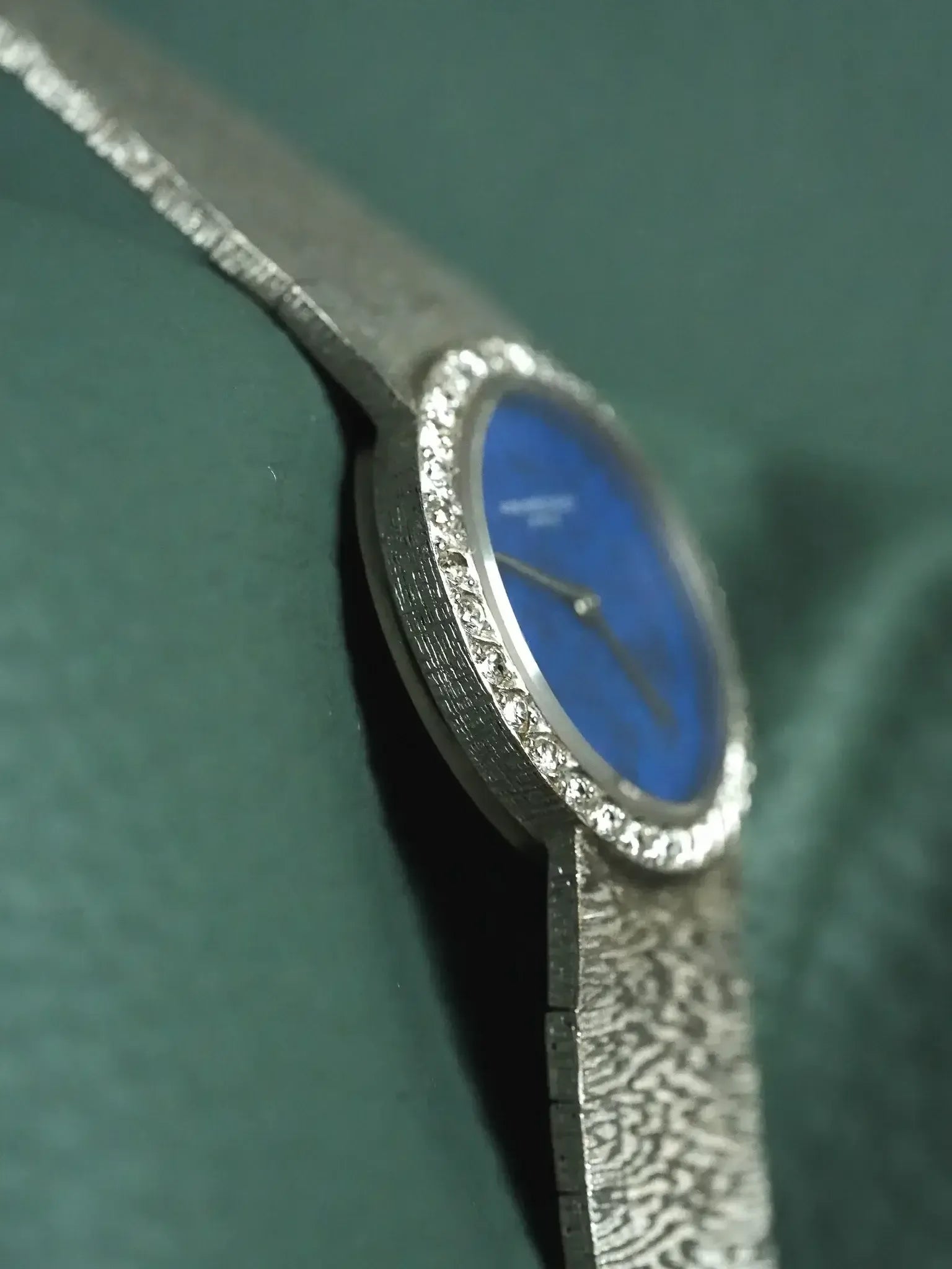 Audemars Piguet - Or blanc 18K lapis lazuli diamants 23mm - 1980s - Atelier Victor