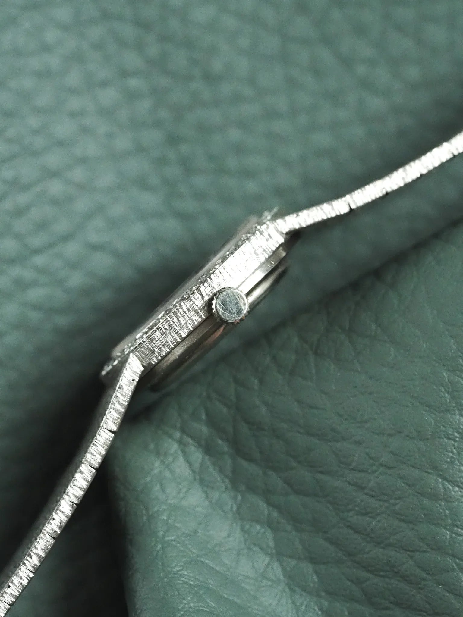 أوديمار بيجيه - ذهب أبيض عيار 18 لازورد ألماس 23 ملم - 1980s