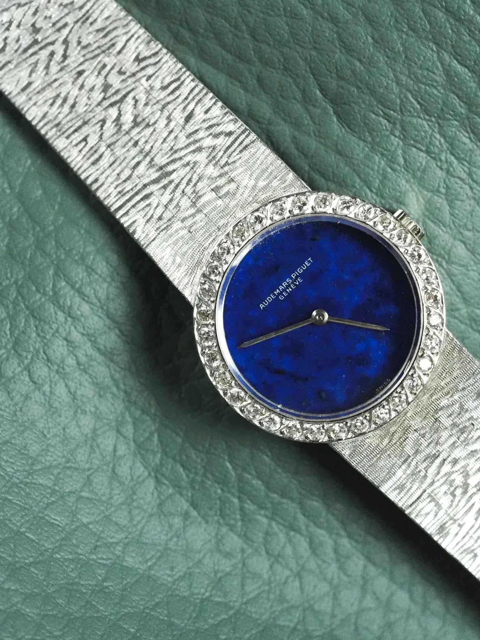 Audemars Piguet - Or blanc 18K lapis lazuli diamants 23mm - 1980s - Atelier Victor
