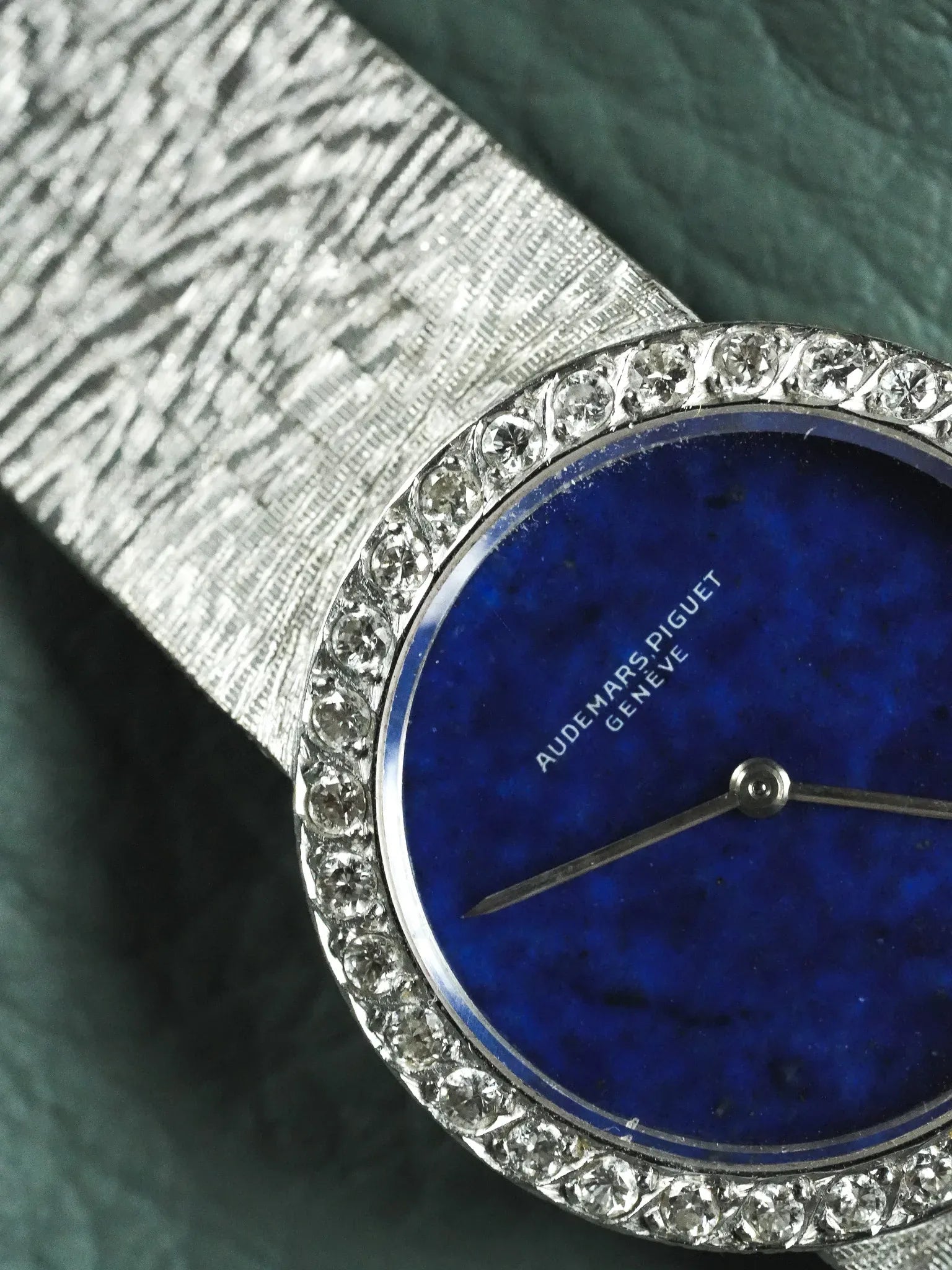 أوديمار بيجيه - ذهب أبيض عيار 18 لازورد ألماس 23 ملم - 1980s