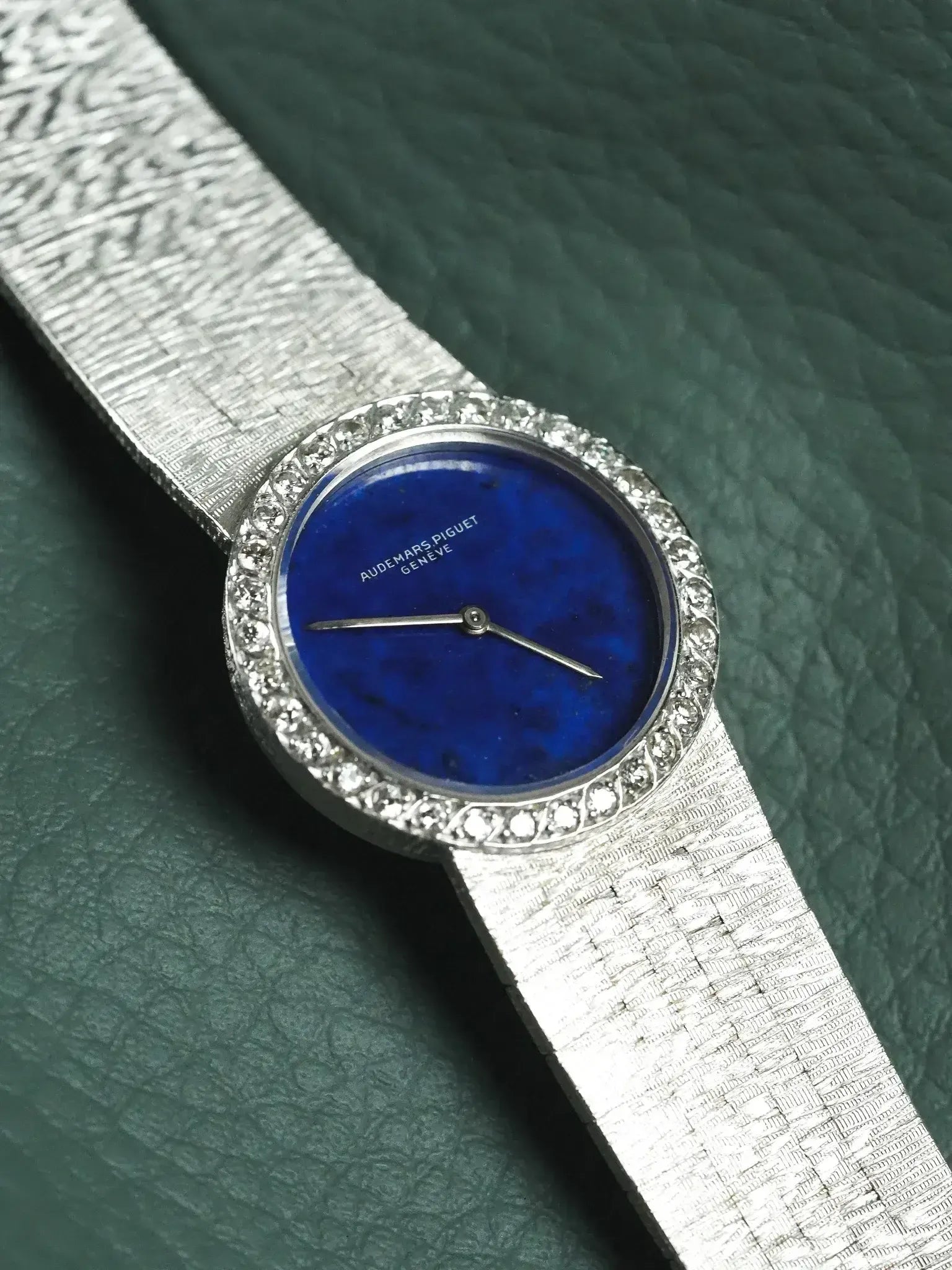 Audemars Piguet - Or blanc 18K lapis lazuli diamants 23mm - 1980s - Atelier Victor