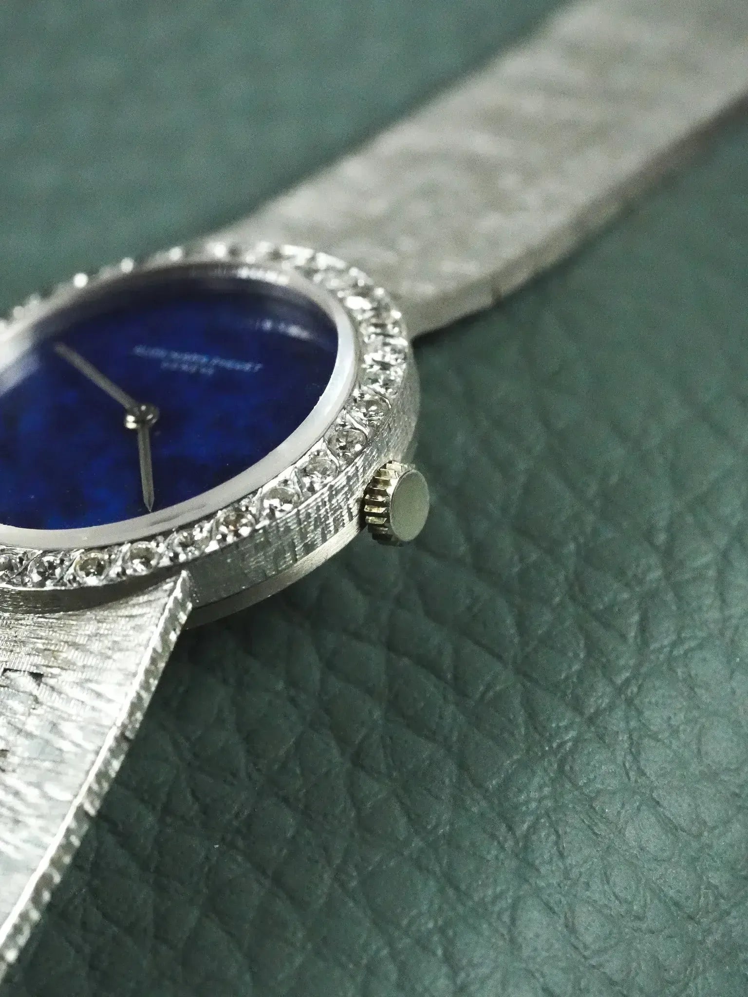 Audemars Piguet - Or blanc 18K lapis lazuli diamants 23mm - 1980s - Atelier Victor