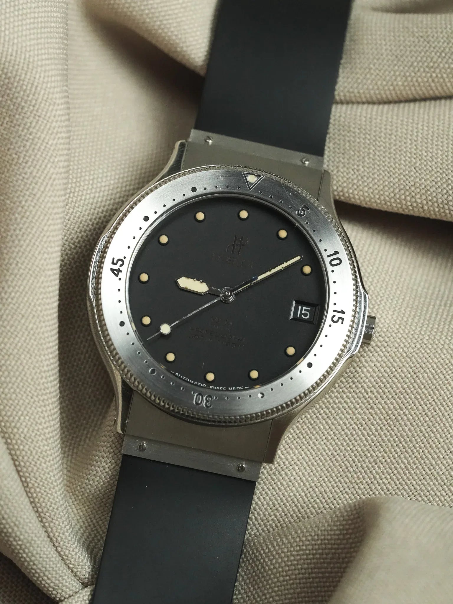 Hublot - MDM Acier Automatique Professionnal 300m - 1990s