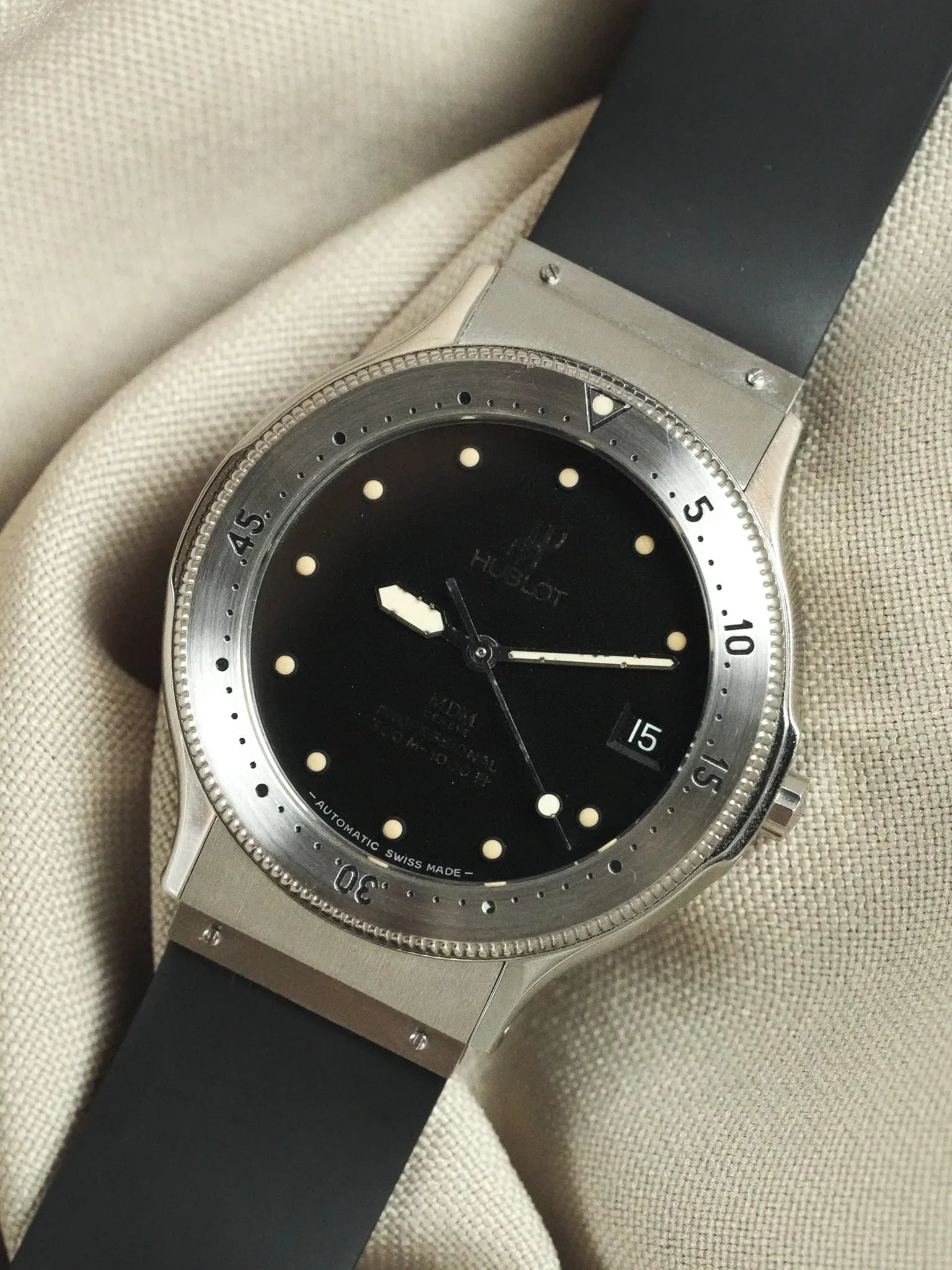 Hublot - MDM Acier Automatique Professionnal 300m - 1990s