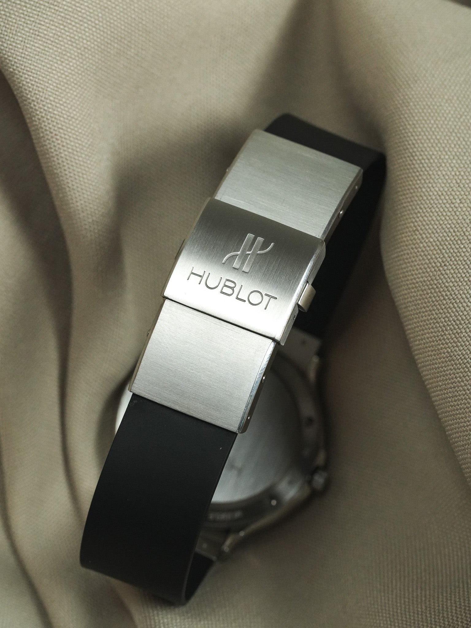 Hublot - MDM Acier Automatique Professionnal 300m - 1990s