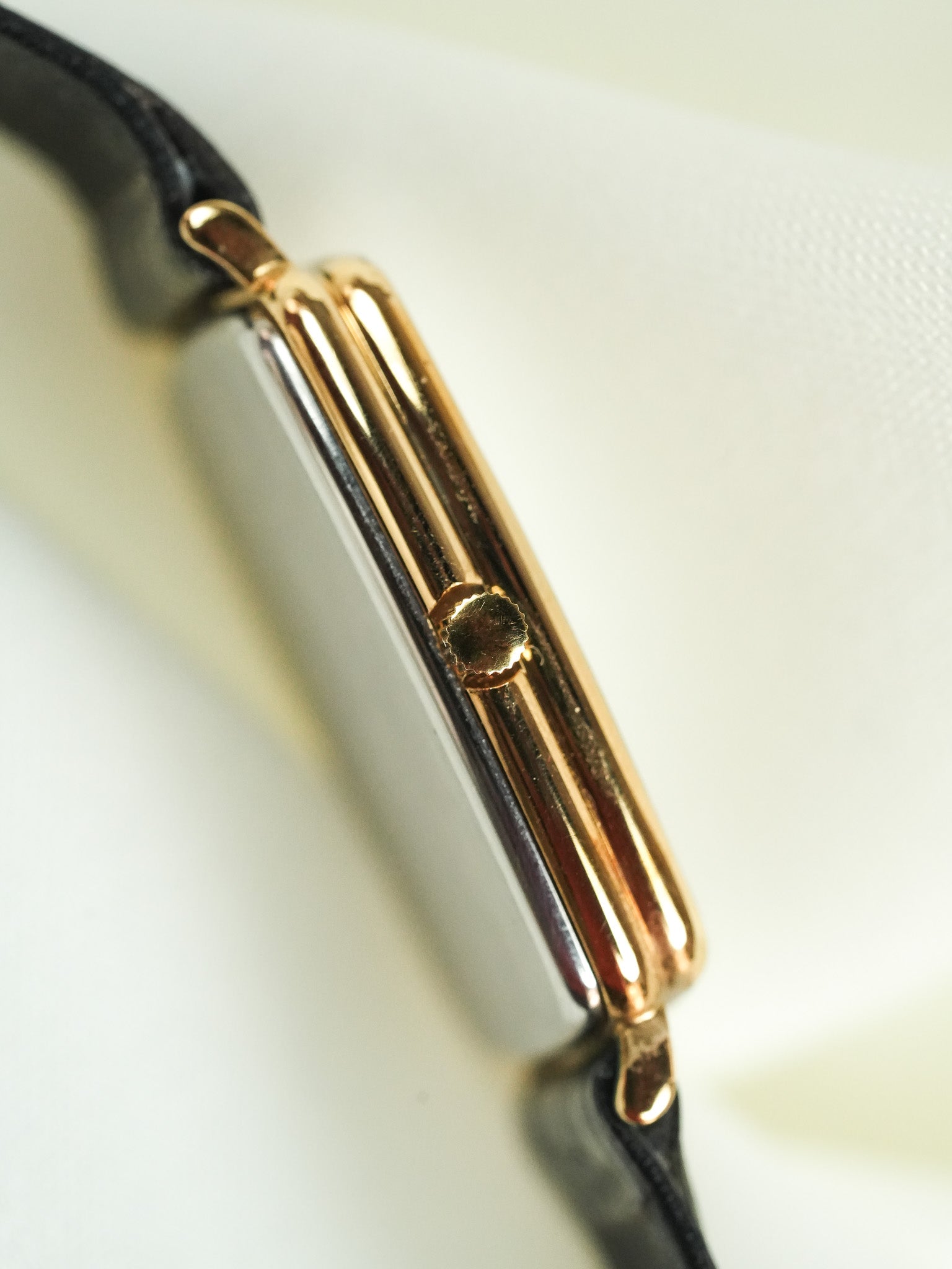 Yema - Paris Tonneau Date 6H Or Cadran blanc Quartz - 1990s