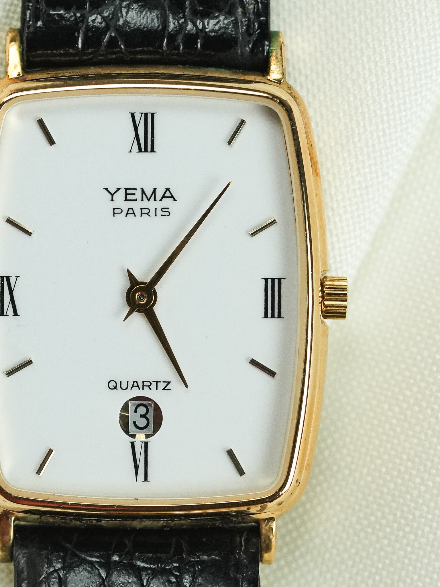 Yema - Paris Tonneau Date 6H Or Cadran blanc Quartz - 1990s