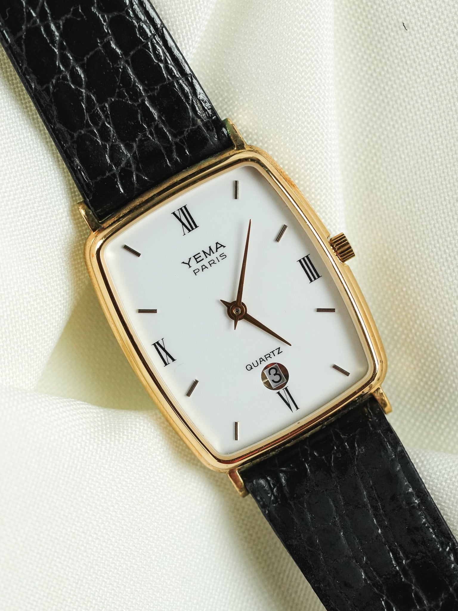 Yema - Paris Tonneau Date 6H Or Cadran blanc Quartz - 1990s