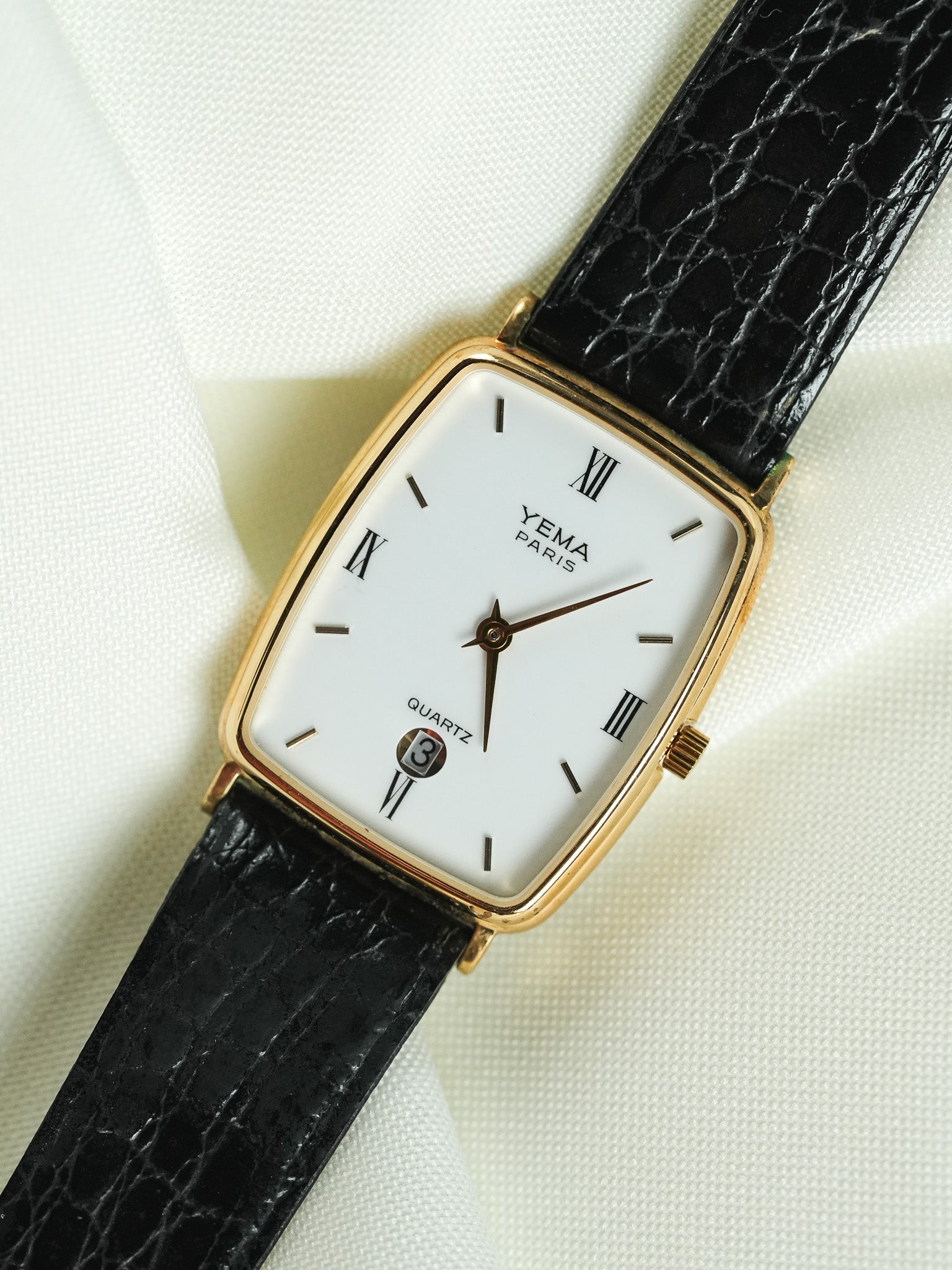 Yema - Paris Tonneau Date 6H Or Cadran blanc Quartz - 1990s