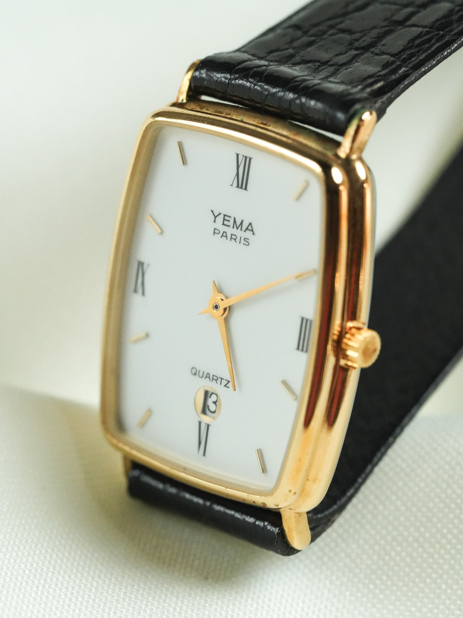 Yema - Paris Tonneau Date 6H Or Cadran blanc Quartz - 1990s